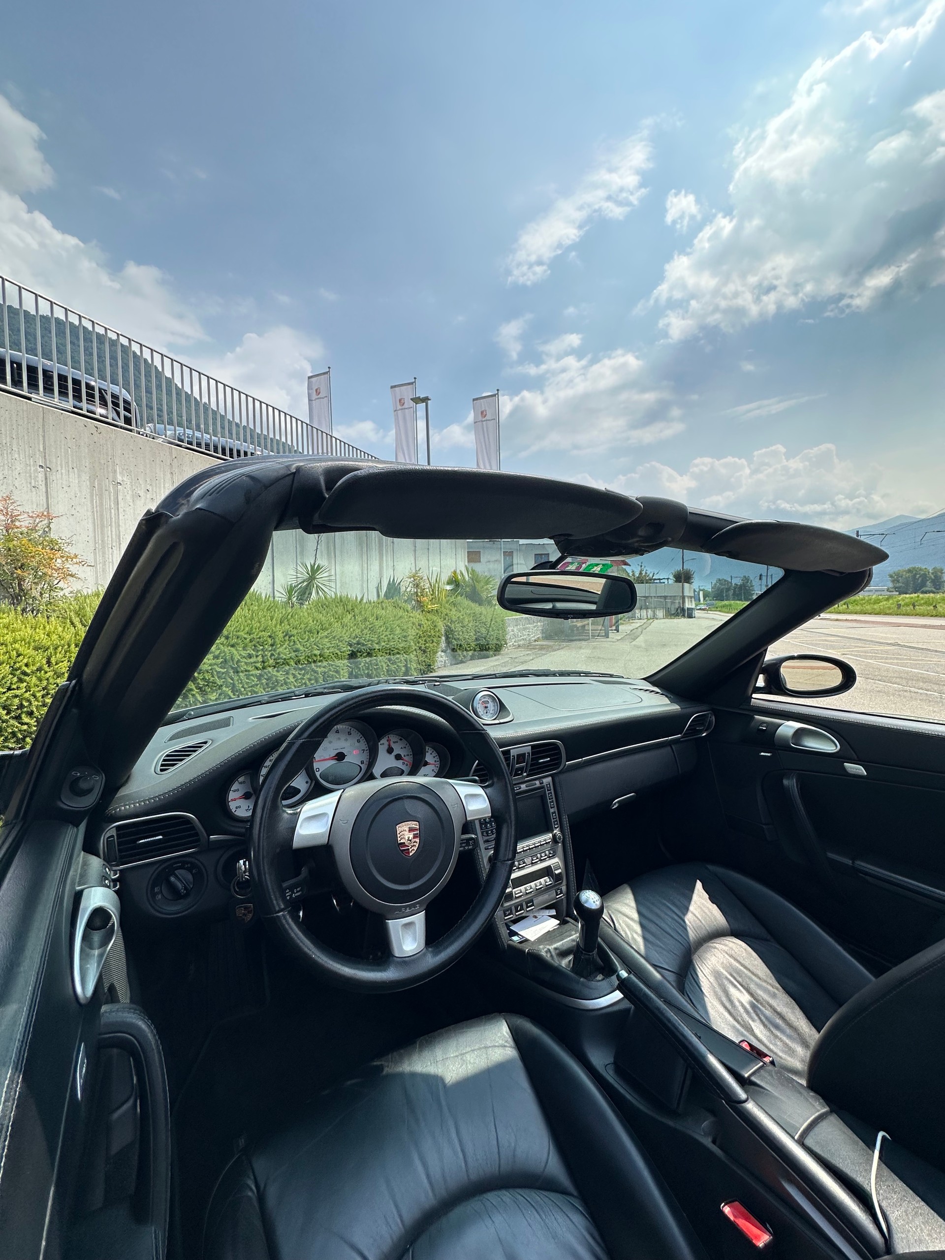 PORSCHE 911 Cabrio Carrera 4S-image-9