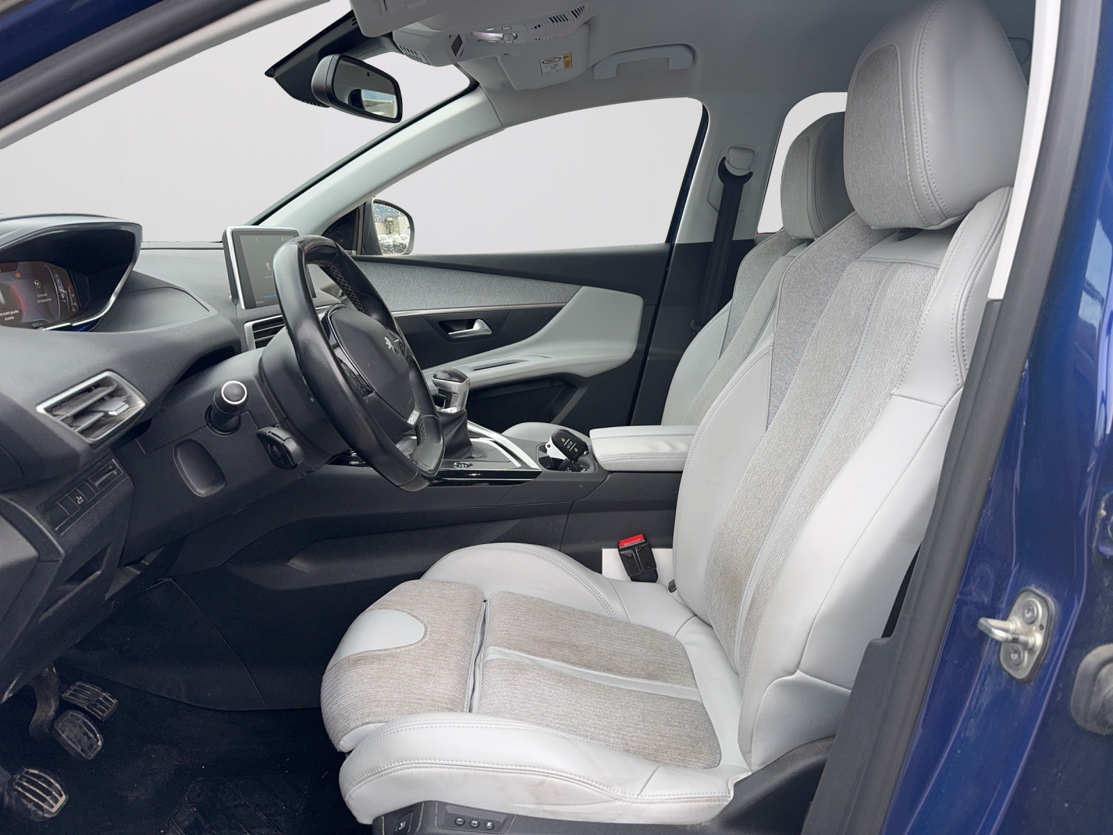 PEUGEOT 3008 1.5 BlueHDi Allure-image-10