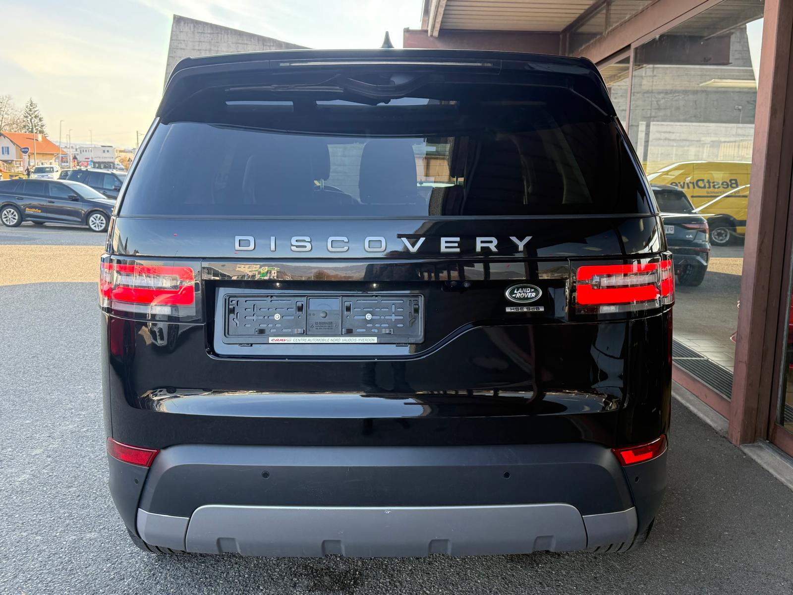 LAND ROVER DISCOVERY 3.0 SDV6 HSE-image-4