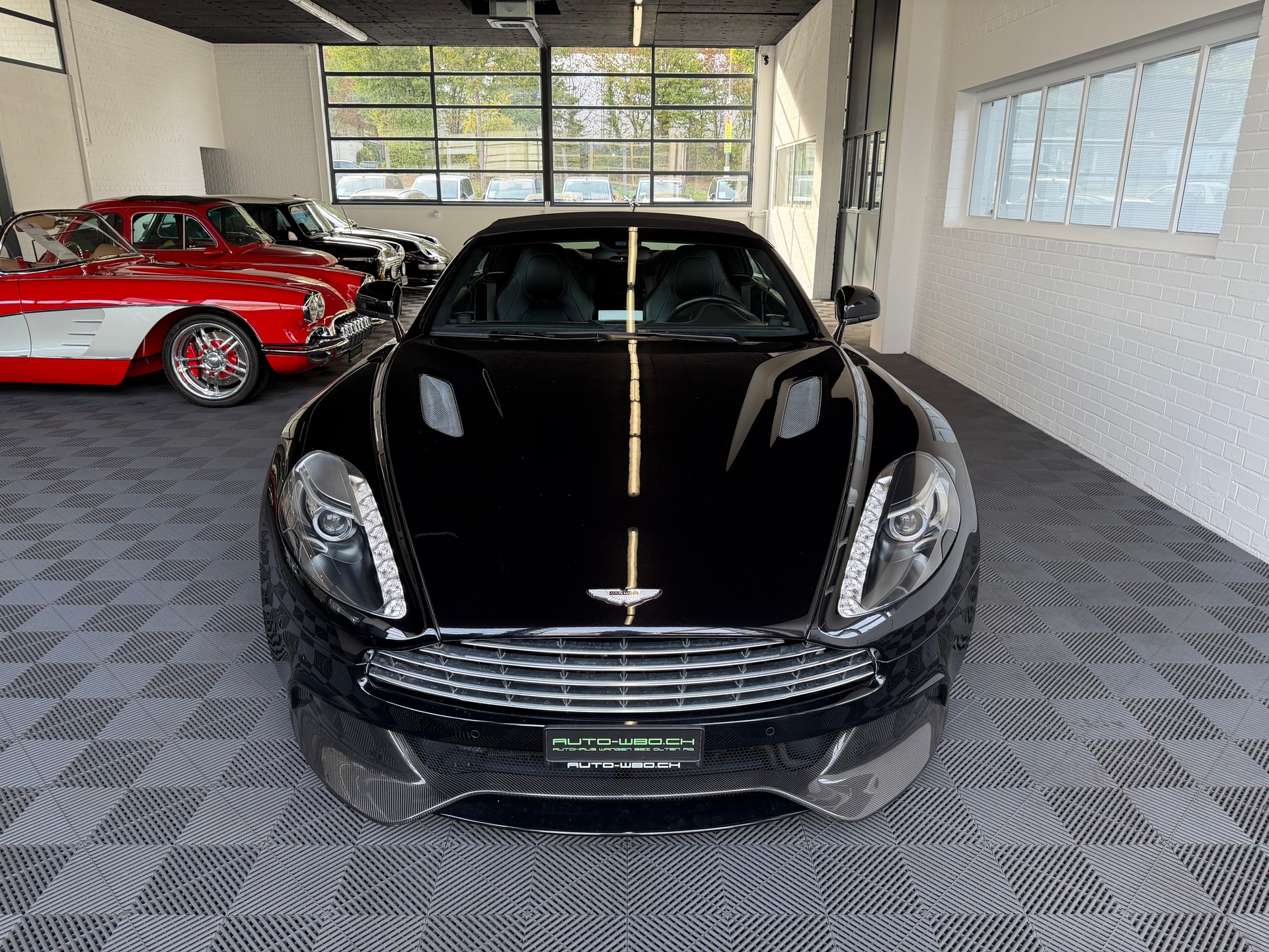 ASTON MARTIN Vanquish Volante V12 5.9-48 Touchtronic 2-image-6