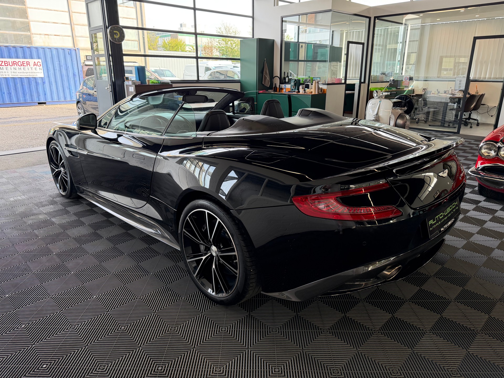 ASTON MARTIN Vanquish Volante V12 5.9-48 Touchtronic 2-image-11