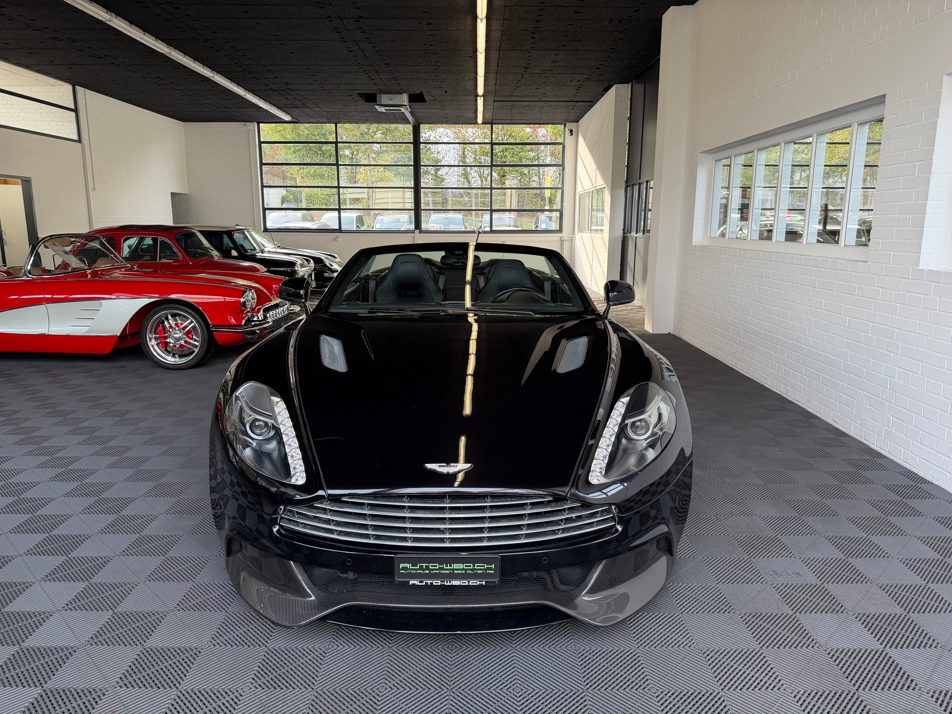 ASTON MARTIN Vanquish Volante V12 5.9-48 Touchtronic 2-image-13