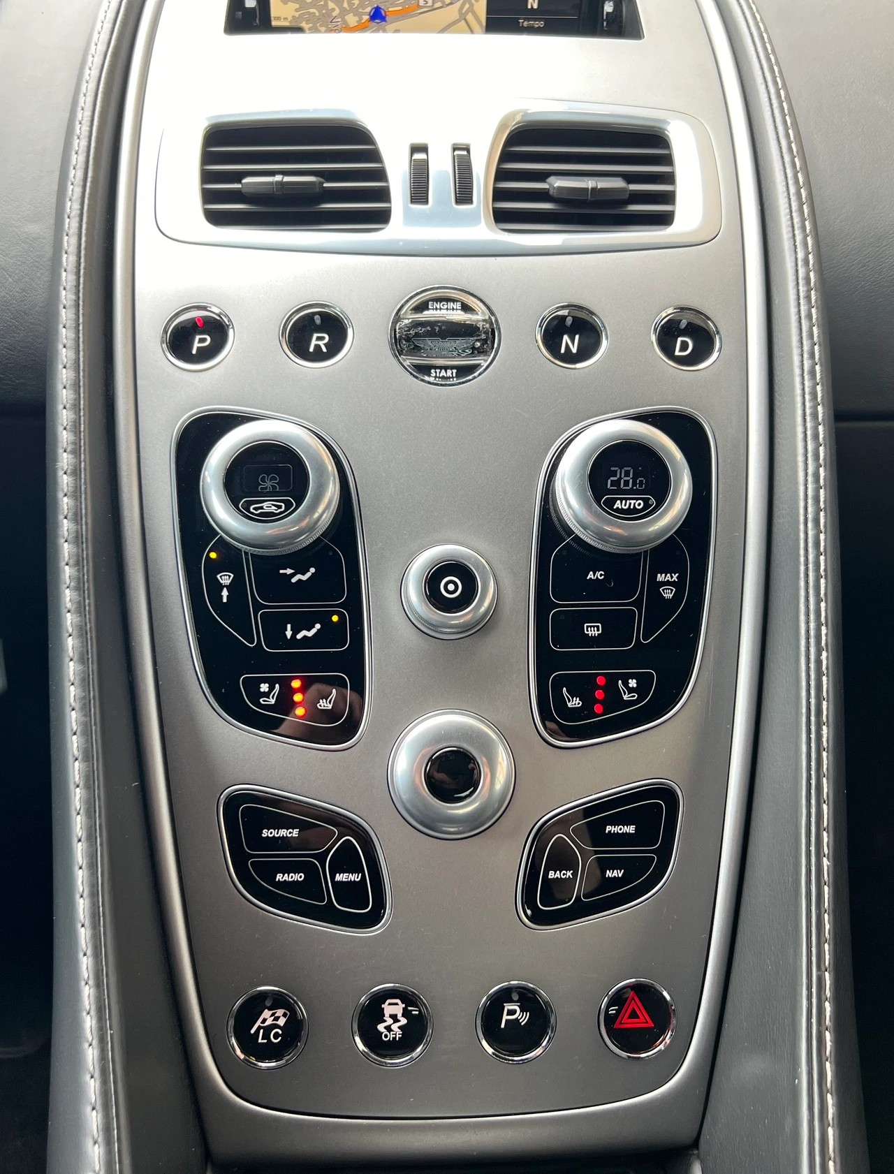 ASTON MARTIN Vanquish Volante V12 5.9-48 Touchtronic 2-image-13