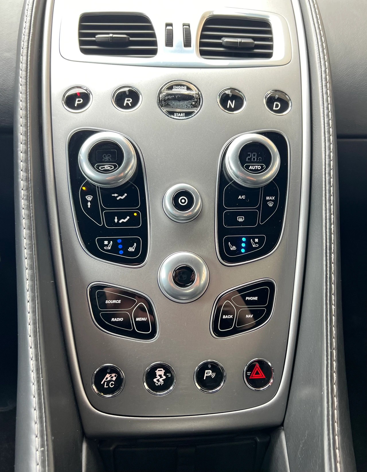 ASTON MARTIN Vanquish Volante V12 5.9-48 Touchtronic 2-image-12