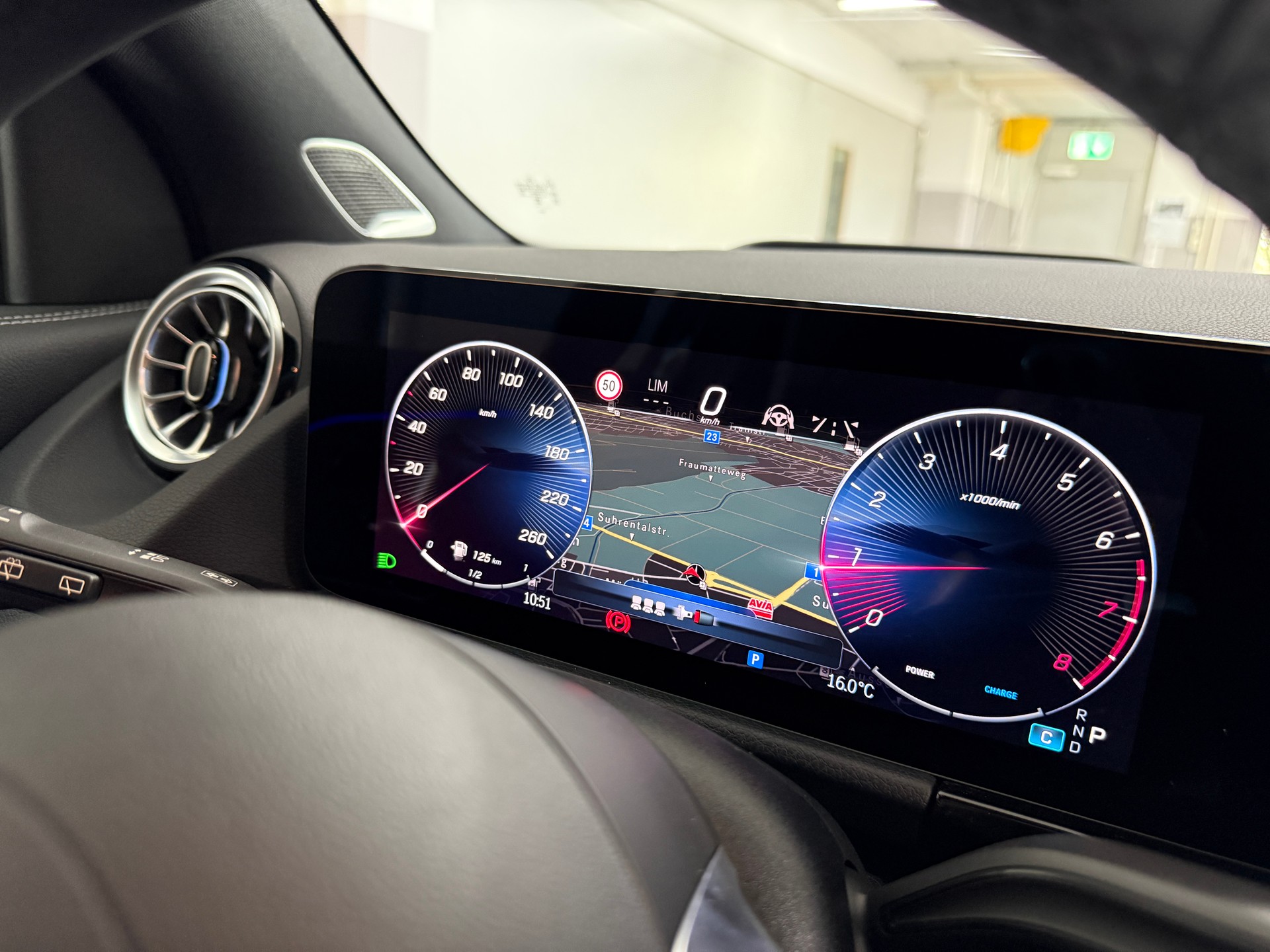 MERCEDES-BENZ GLA 250 4MATIC Swiss Star-image-13