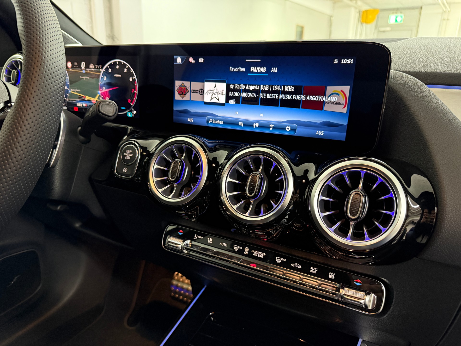 MERCEDES-BENZ GLA 250 4MATIC Swiss Star-image-11