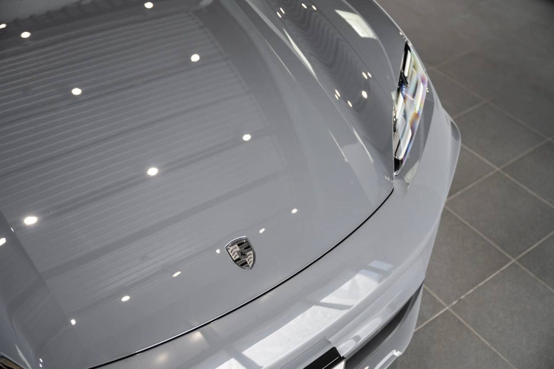 PORSCHE Macan Turbo-image-24