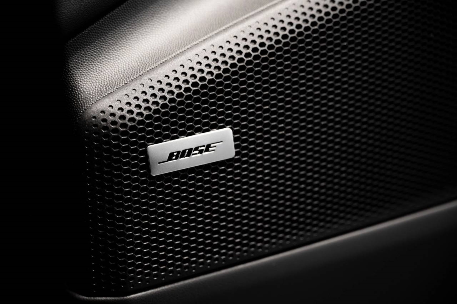 PORSCHE Macan Turbo-image-29