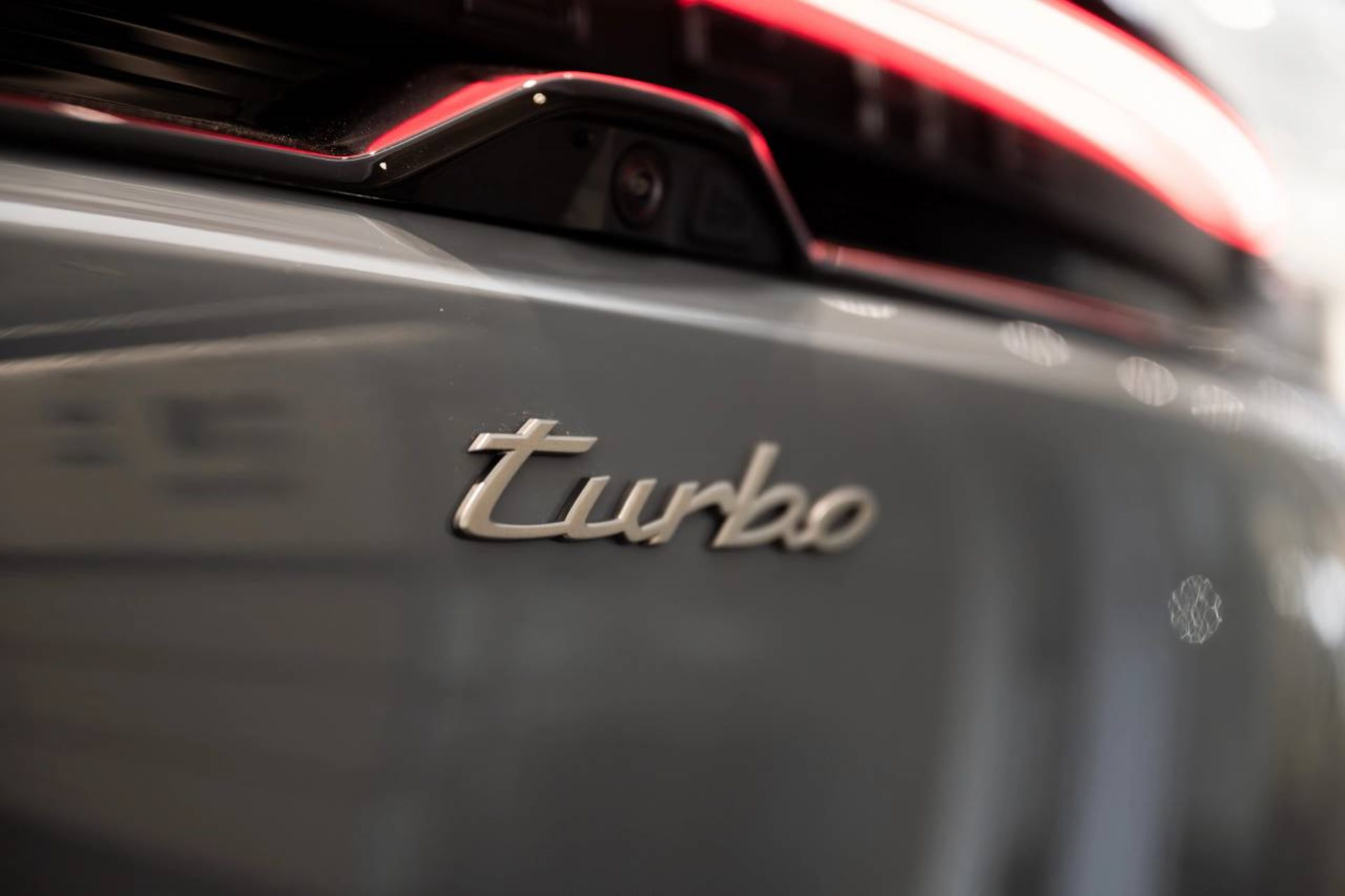 PORSCHE Macan Turbo-image-26