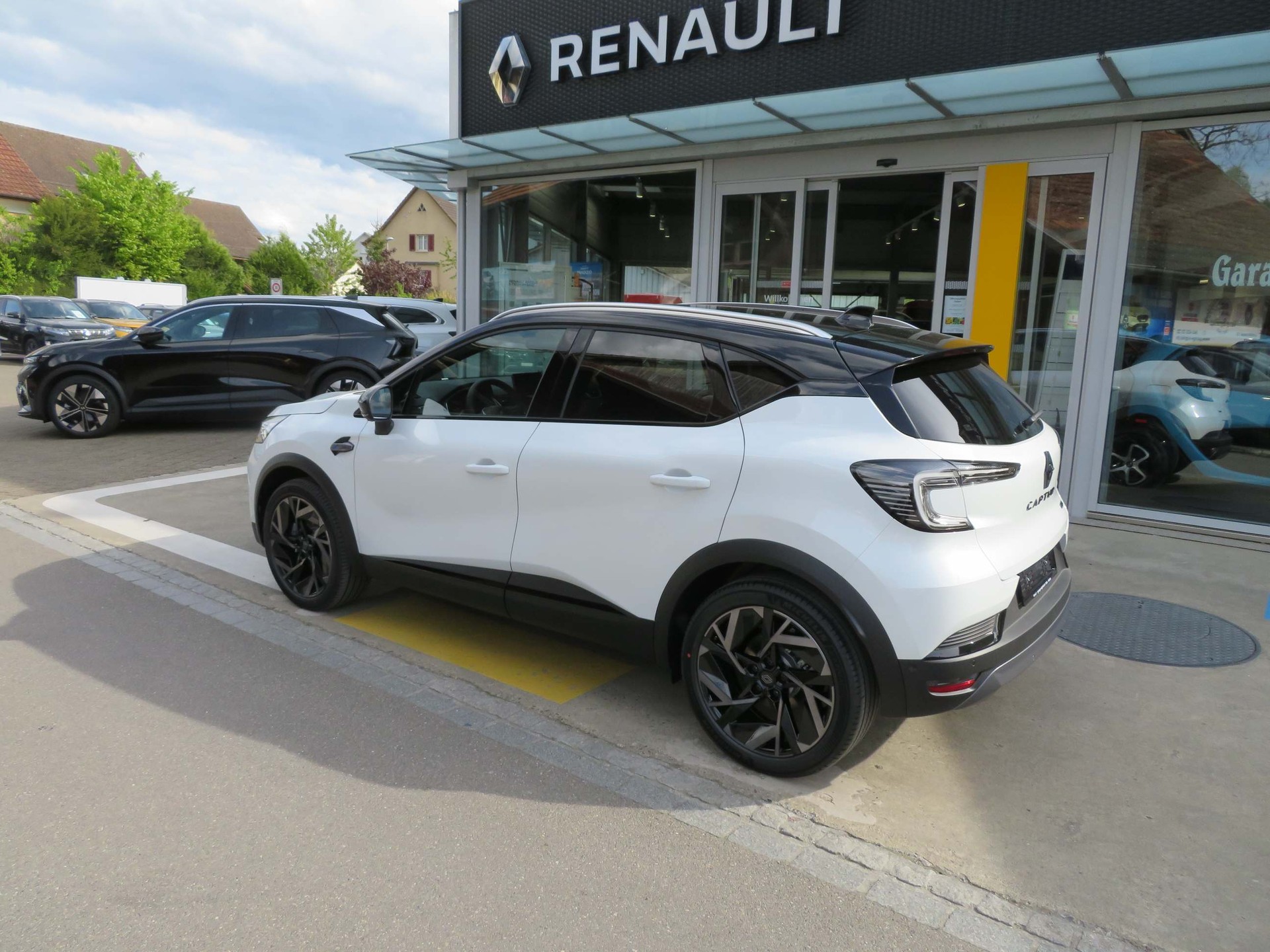 RENAULT Captur 1.6 E-Tech esprit Alpine-showroom-element-2