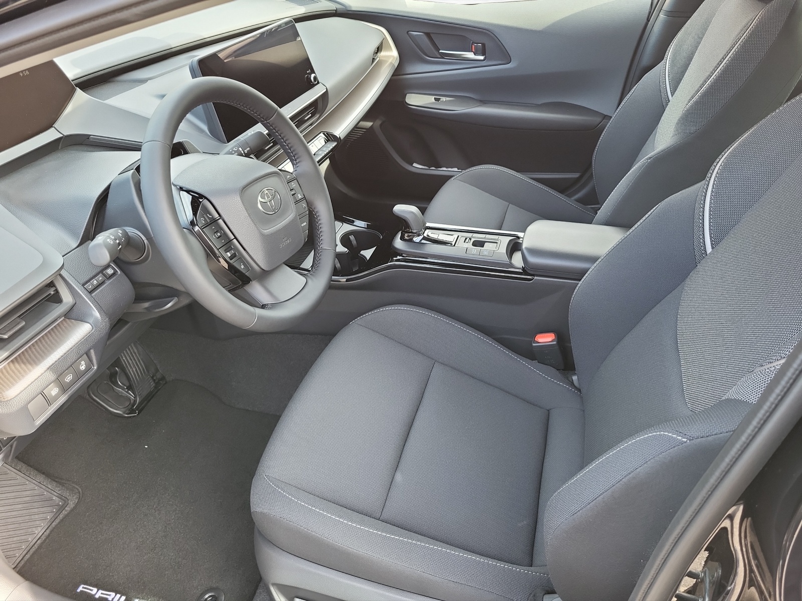 TOYOTA Prius 2.0 Plug-In-Hybrid Style-image-11