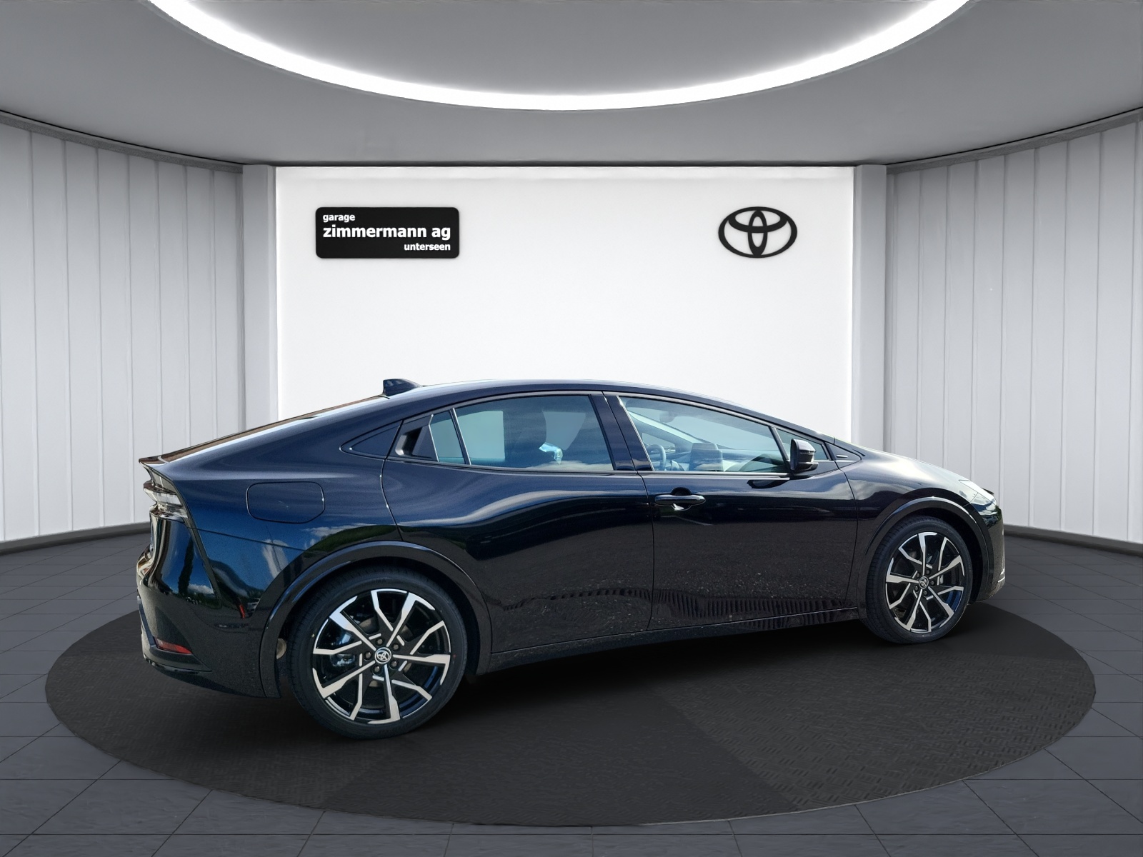 TOYOTA Prius 2.0 Plug-In-Hybrid Style-image-4