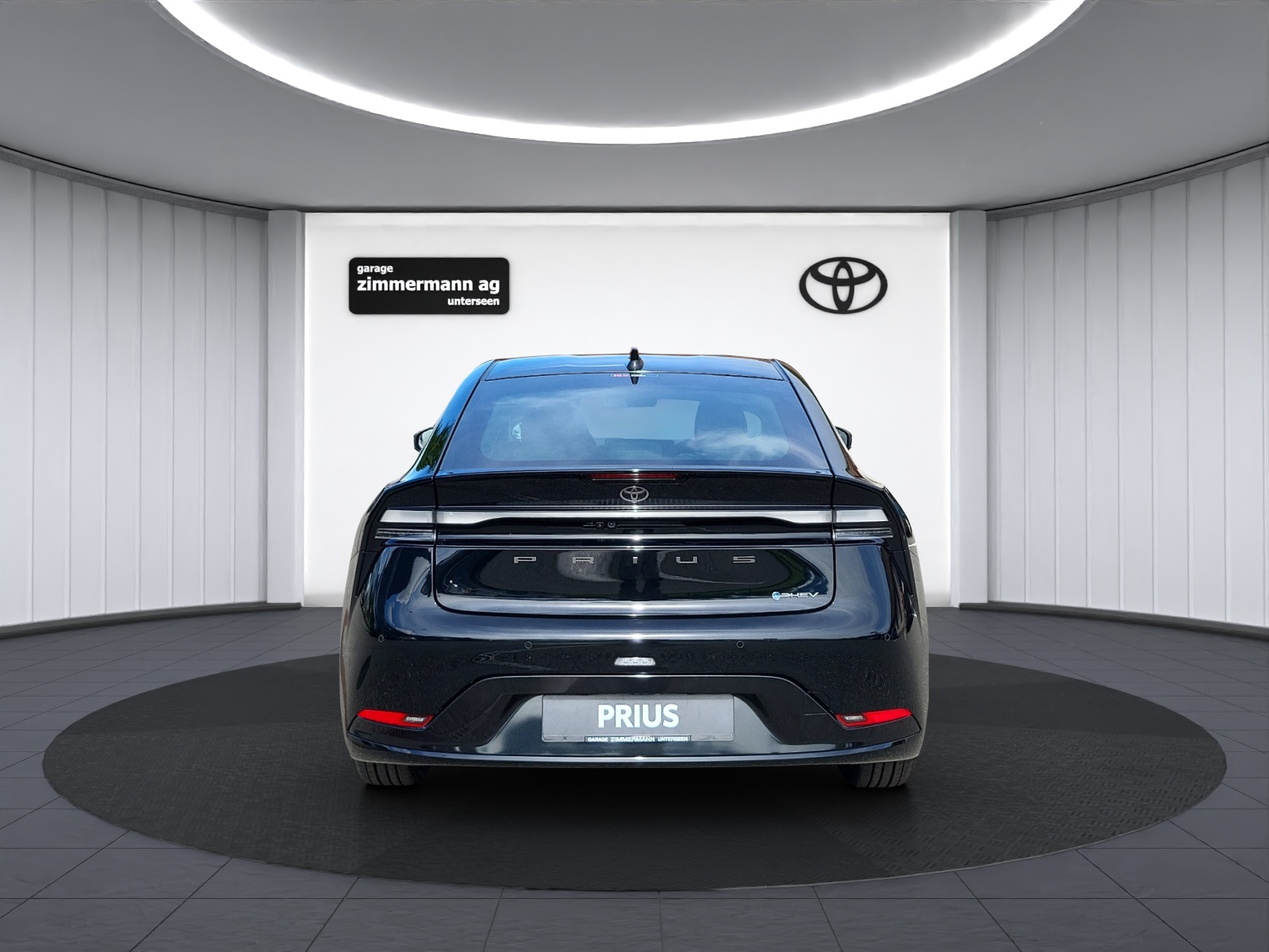 TOYOTA Prius 2.0 Plug-In-Hybrid Style-image-6