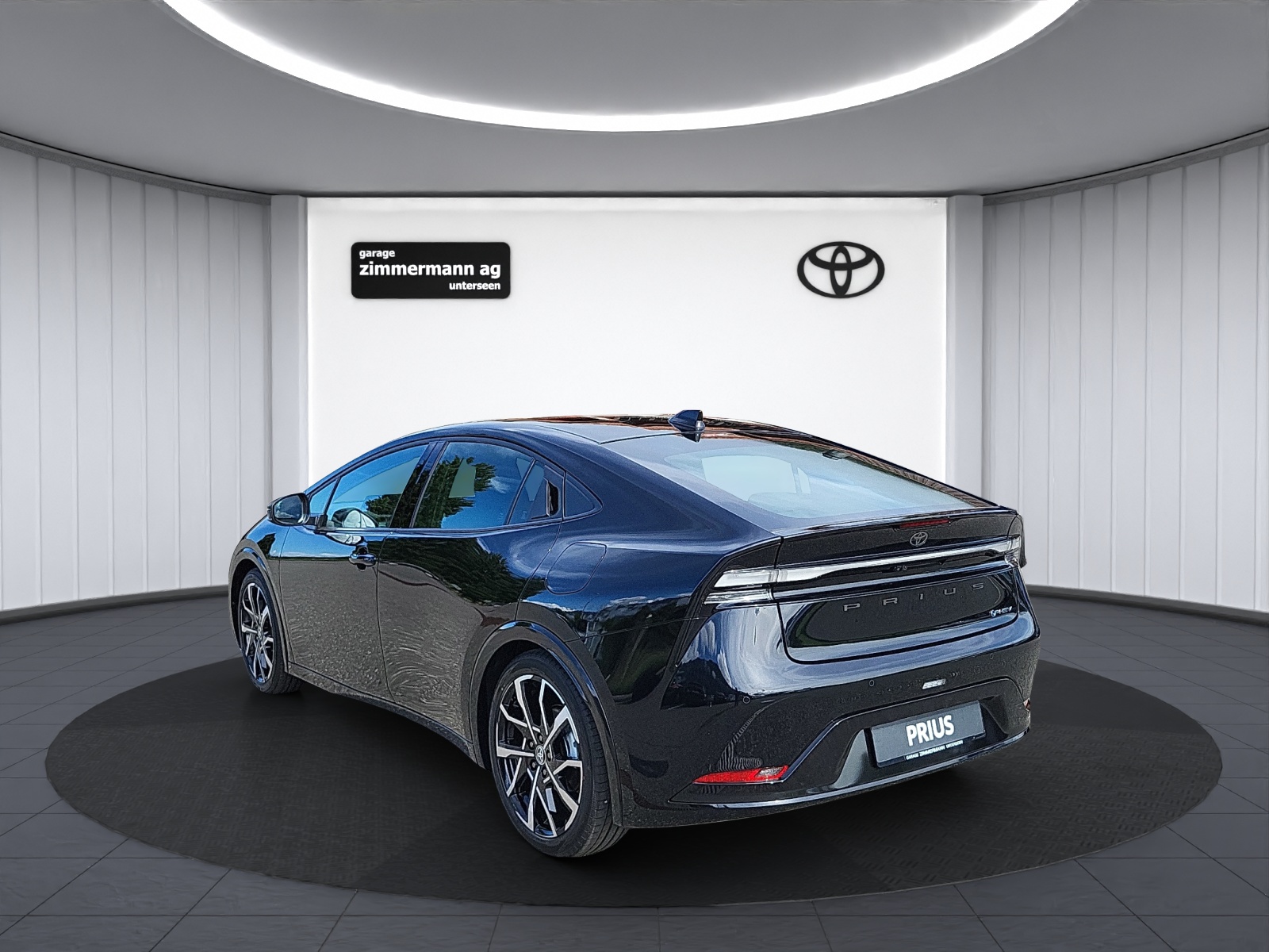 TOYOTA Prius 2.0 Plug-In-Hybrid Style-image-7