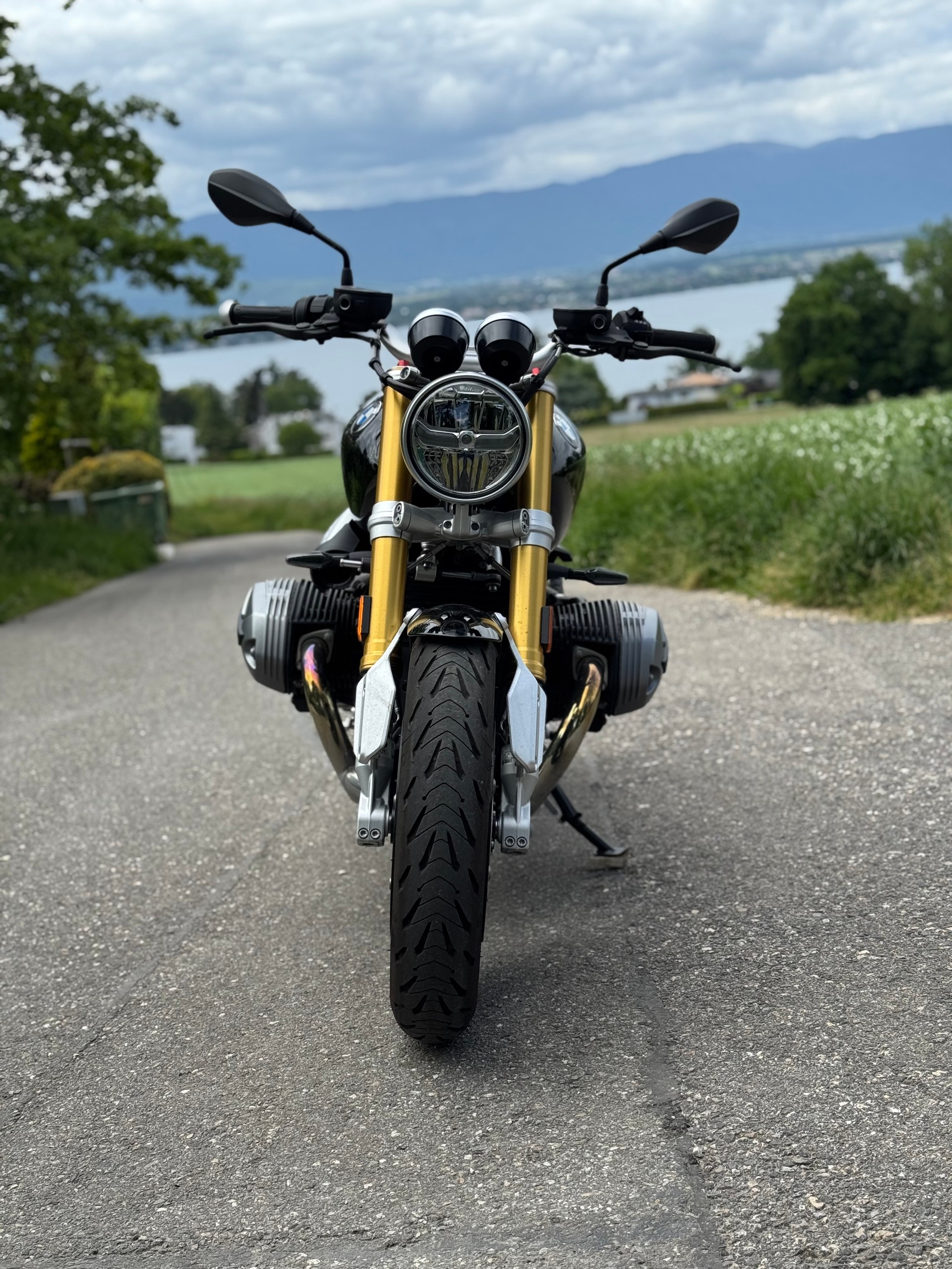 BMW R nineT-image-2