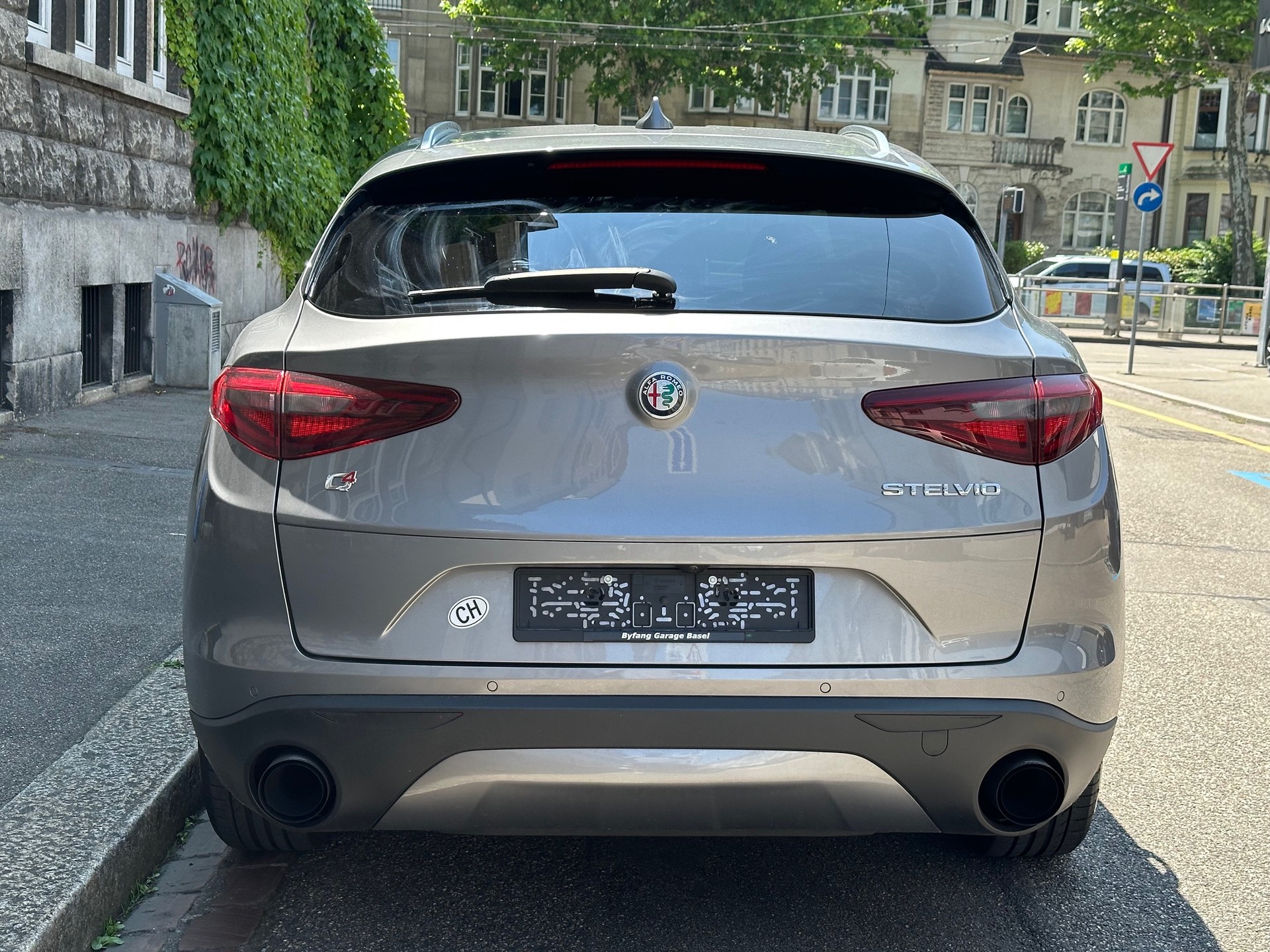 ALFA ROMEO Stelvio 2.0 Executive Q4 Automatic-image-4