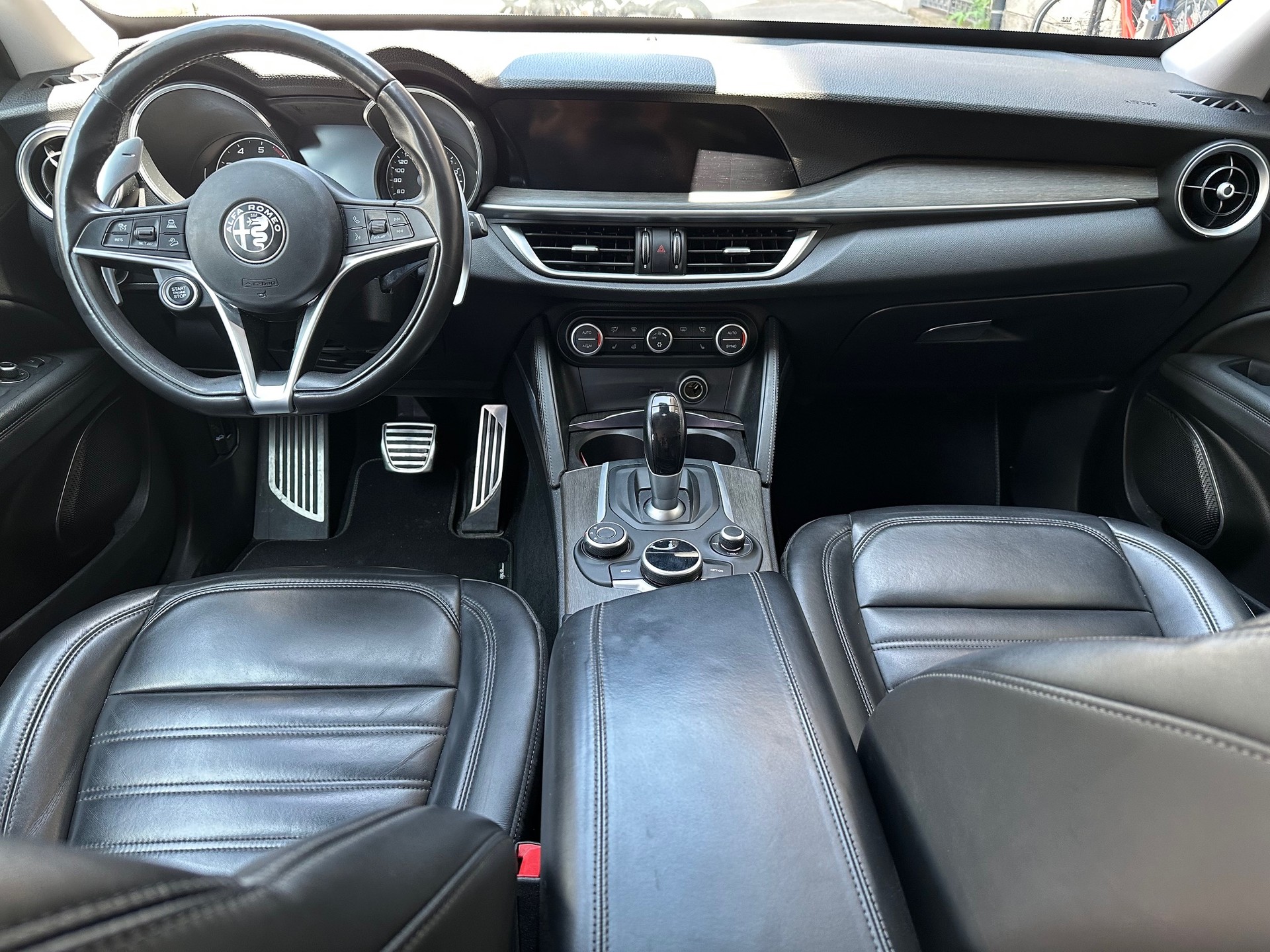 ALFA ROMEO Stelvio 2.0 Executive Q4 Automatic-image-6