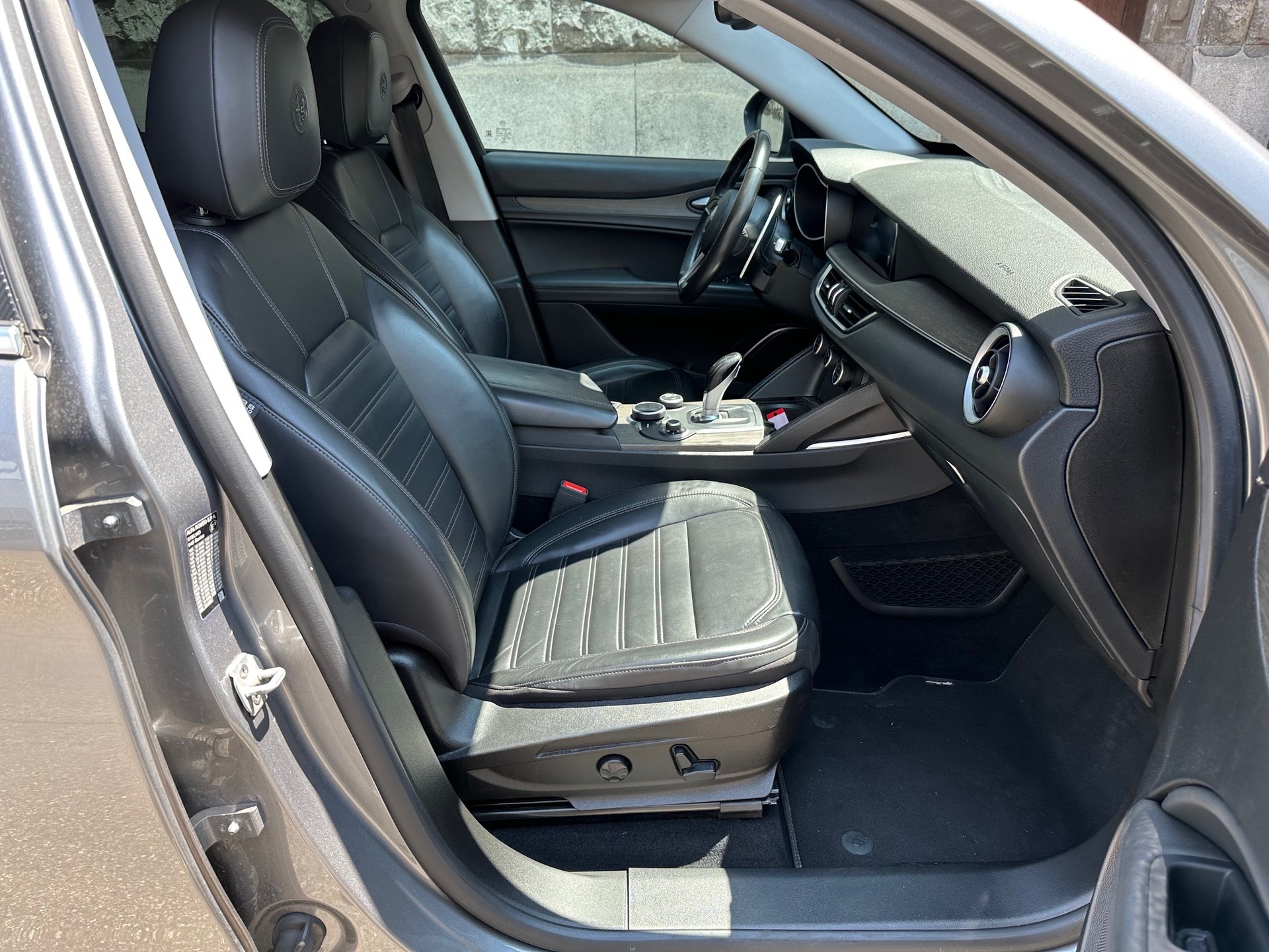 ALFA ROMEO Stelvio 2.0 Executive Q4 Automatic-image-8