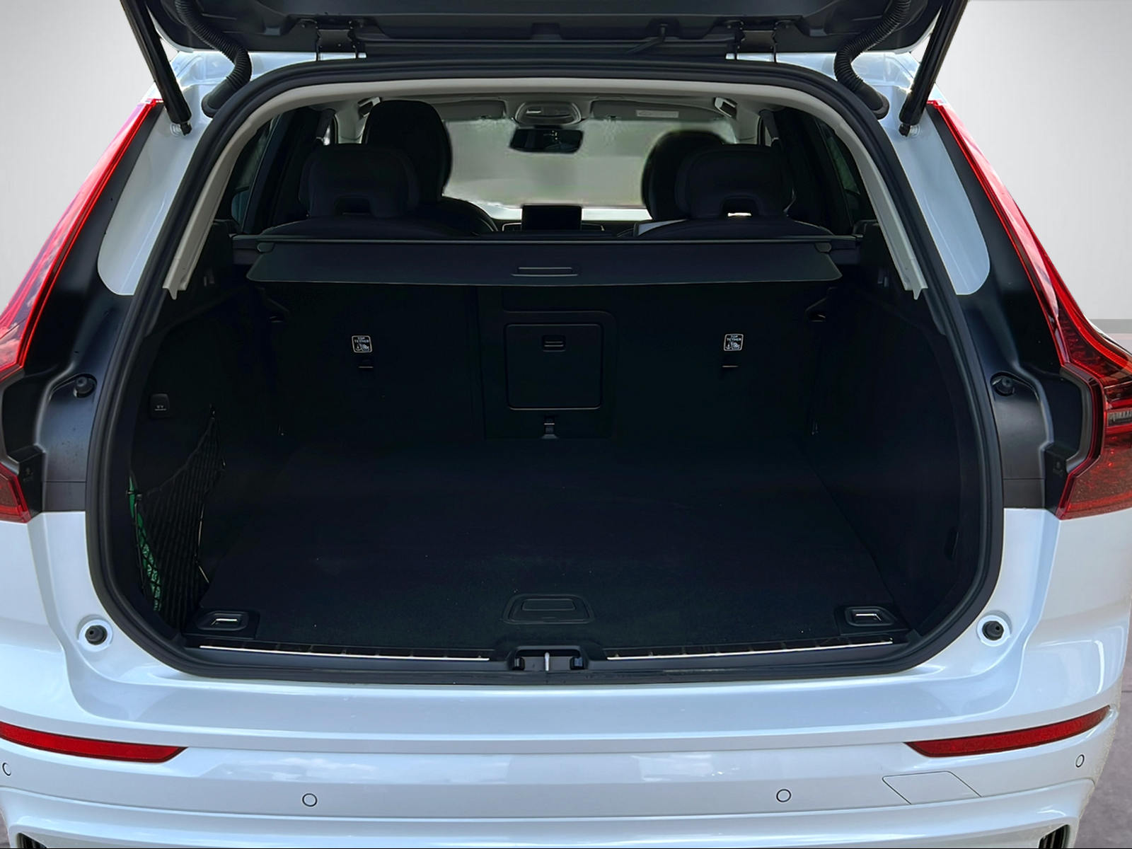 VOLVO XC60 2.0 T8 TE Plus Dark eAWD-image-5