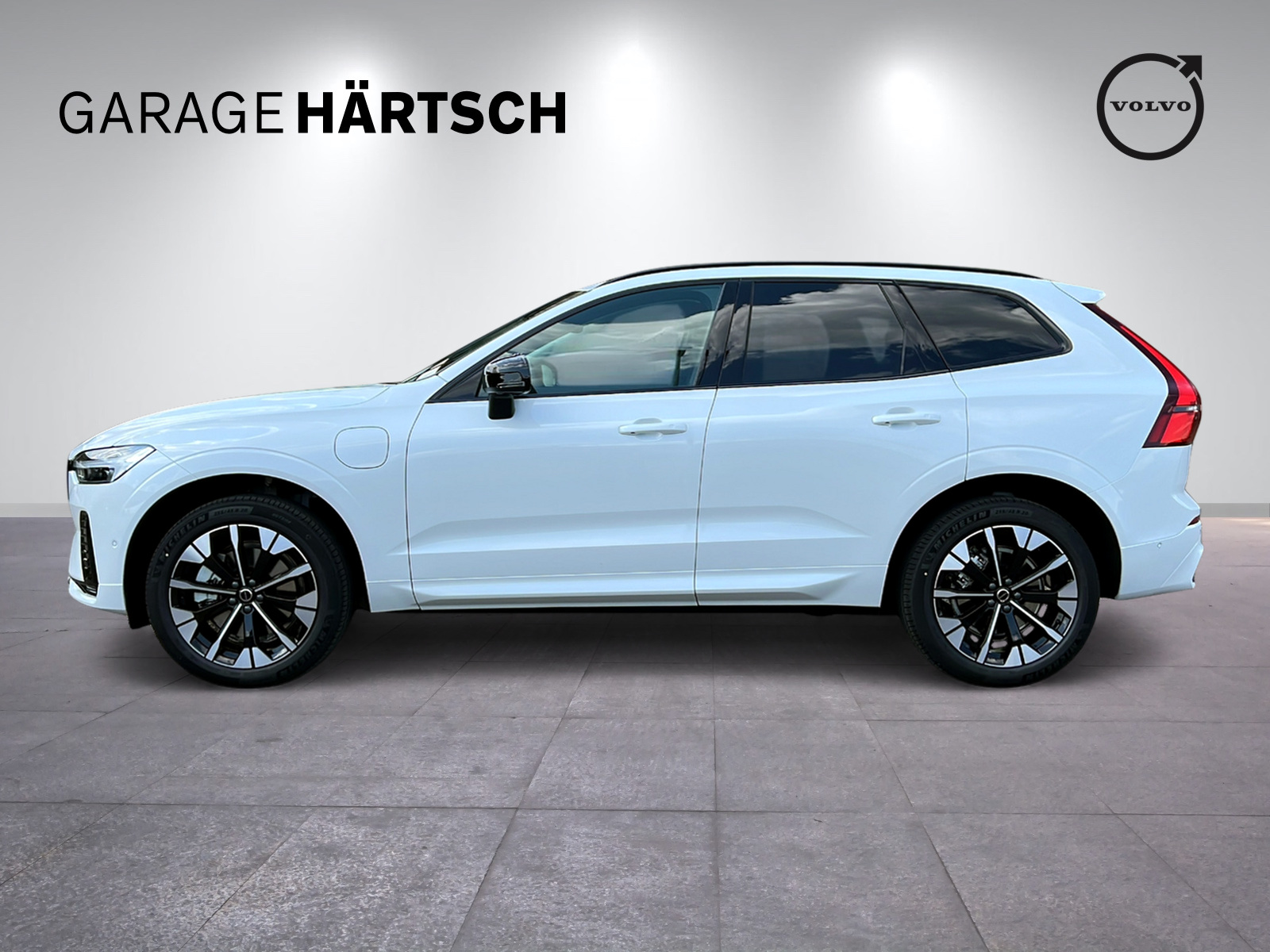 VOLVO XC60 2.0 T8 TE Plus Dark eAWD-image-1
