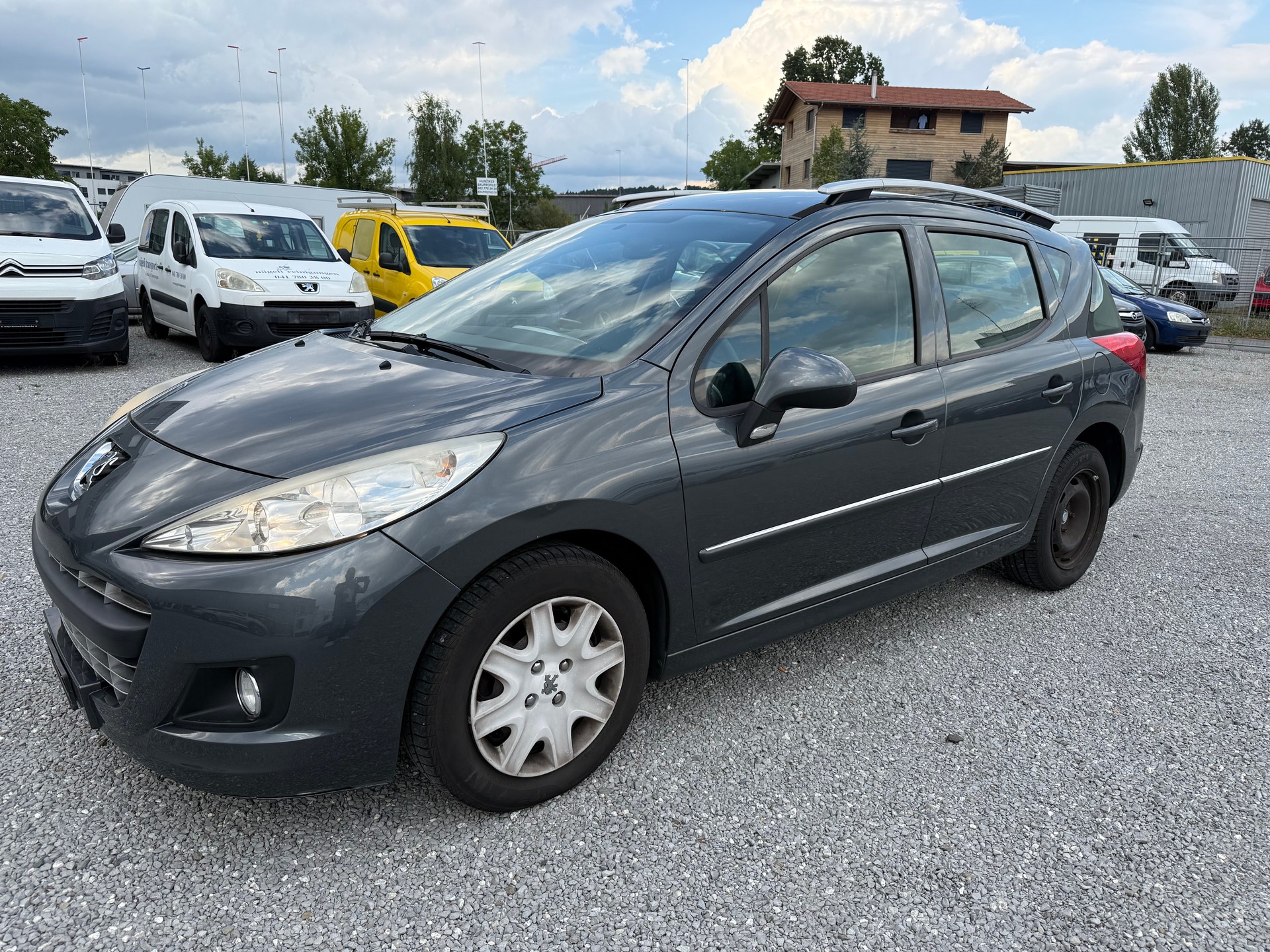 PEUGEOT 207 SW 1.6 16V Active-image-1