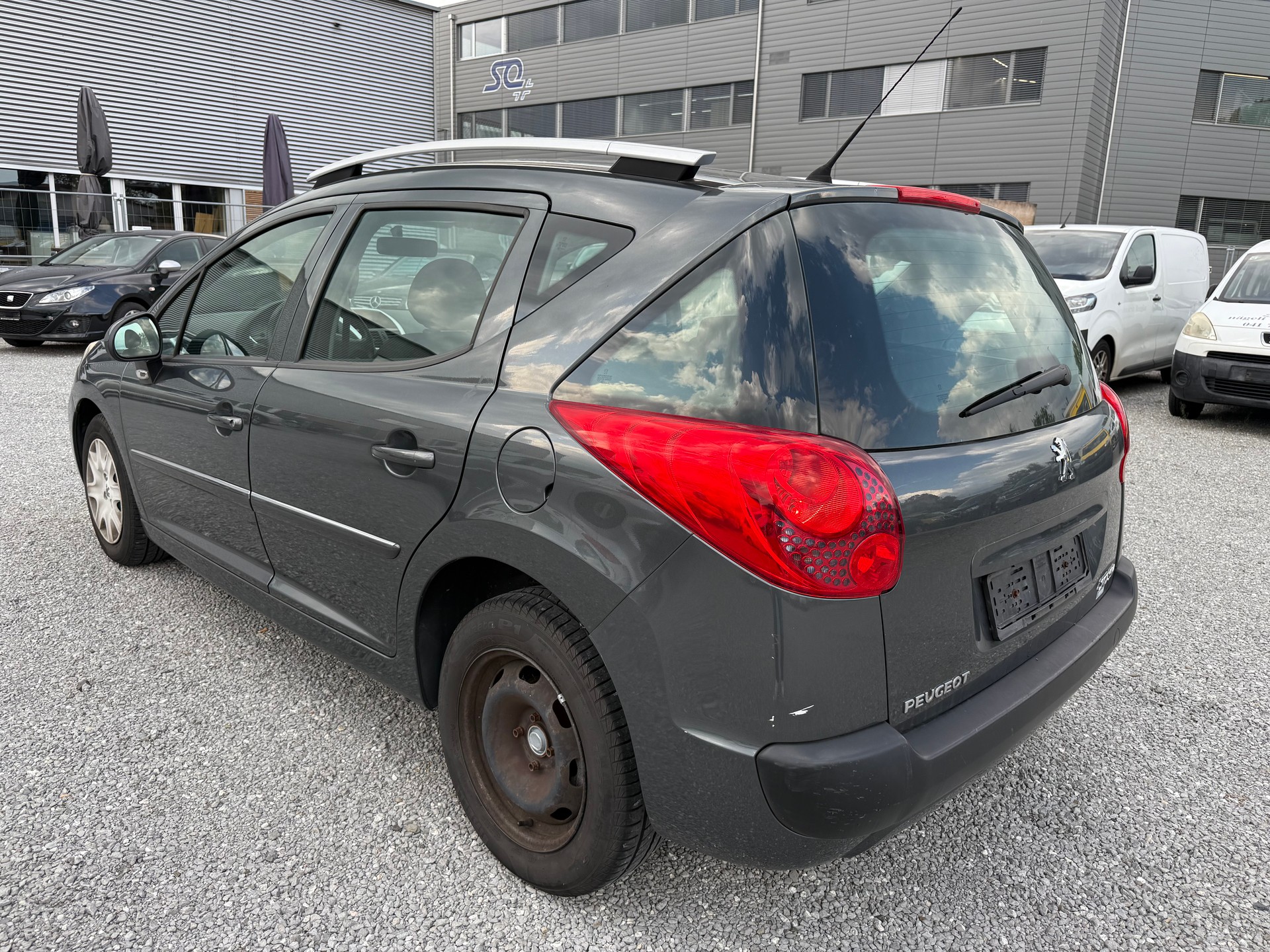 PEUGEOT 207 SW 1.6 16V Active-image-2
