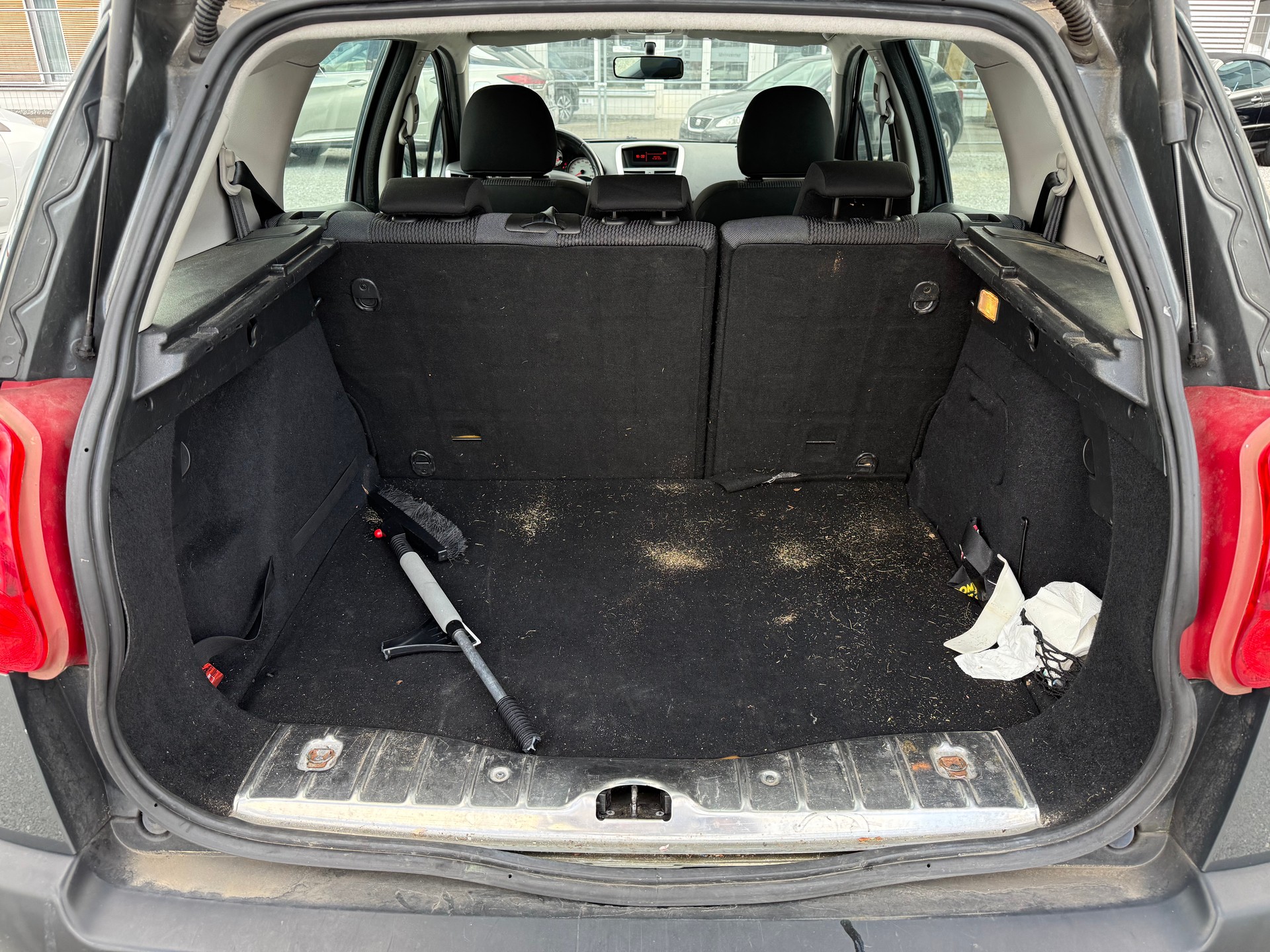PEUGEOT 207 SW 1.6 16V Active-image-9