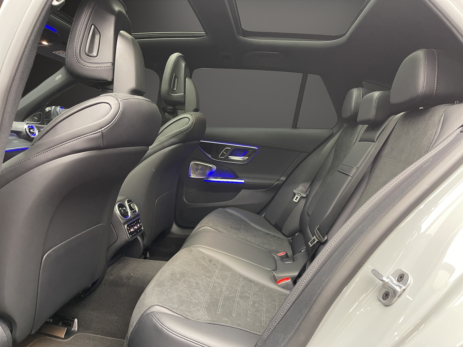 MERCEDES-BENZ C 300 T 4 Matic-image-10