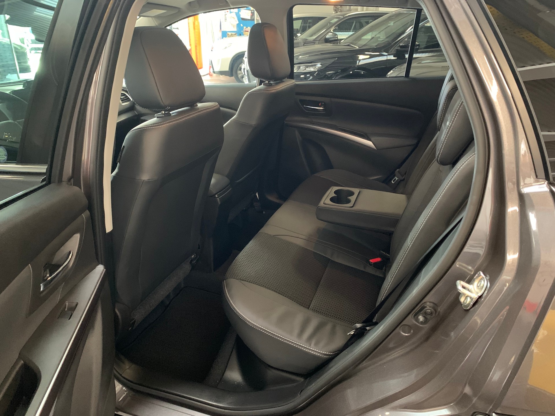 SUZUKI S-Cross 1.4 T Compact Top Hybrid 4x4-image-7