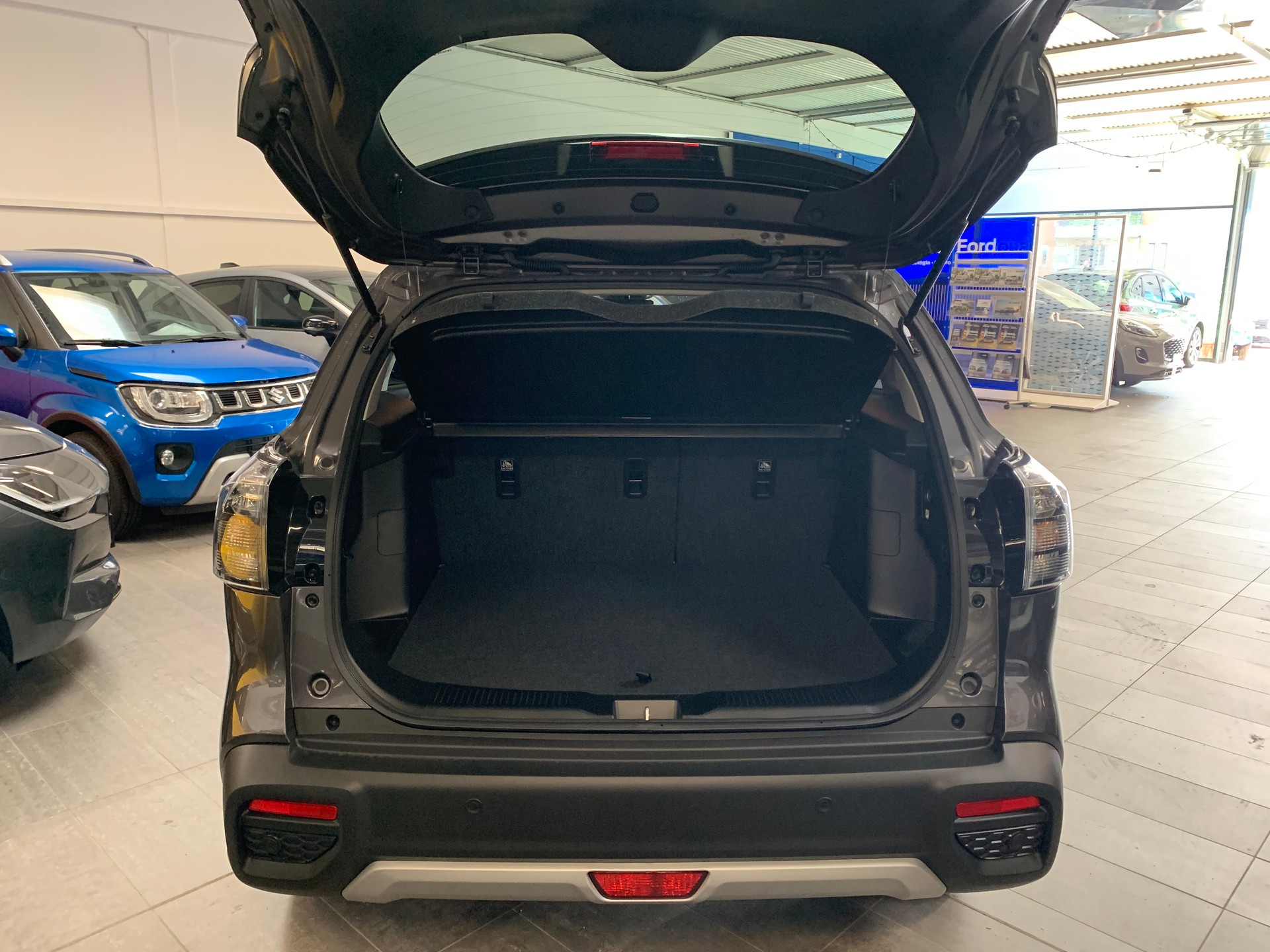 SUZUKI S-Cross 1.4 T Compact Top Hybrid 4x4-image-9