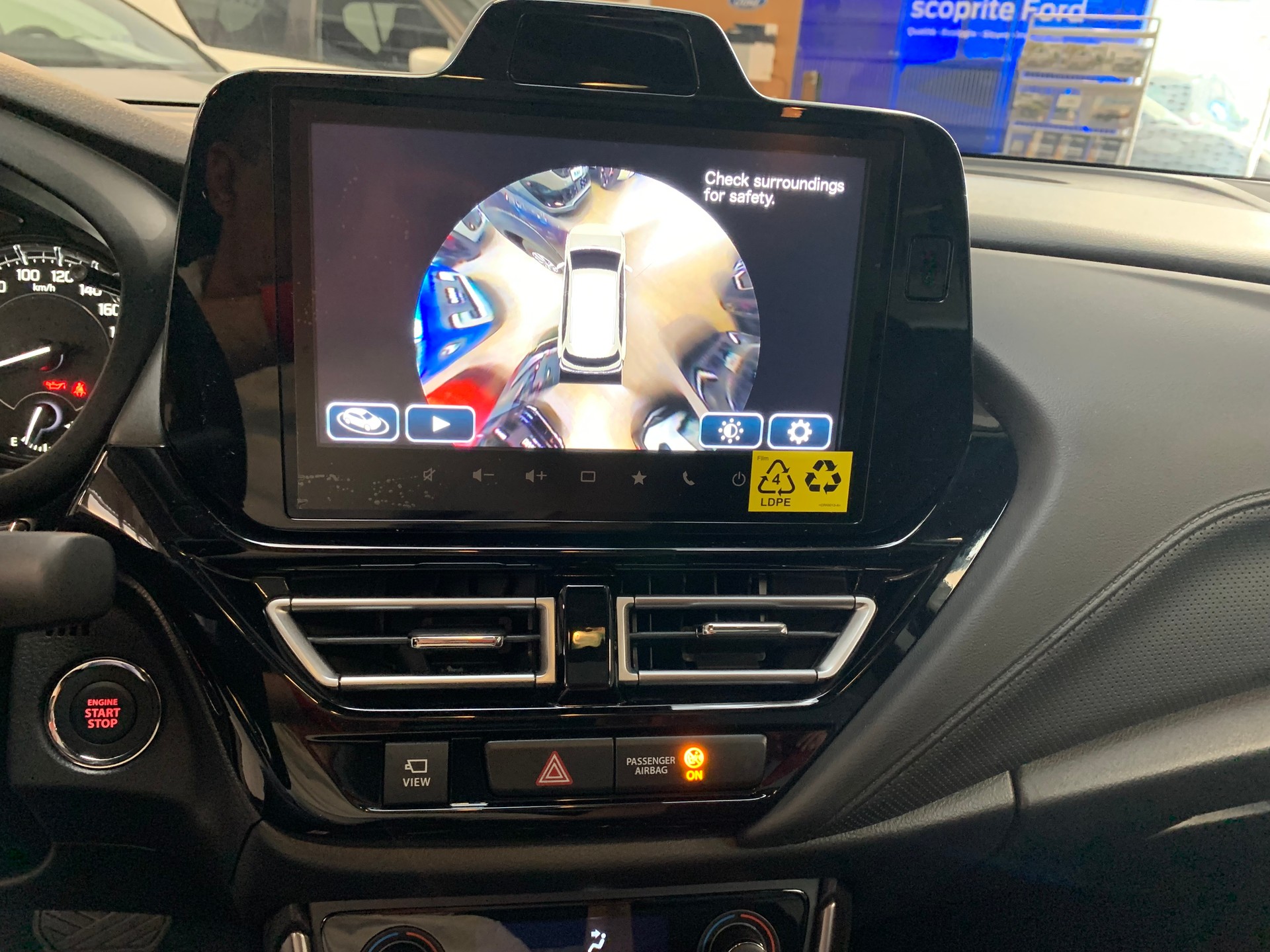 SUZUKI S-Cross 1.4 T Compact Top Hybrid 4x4-image-13
