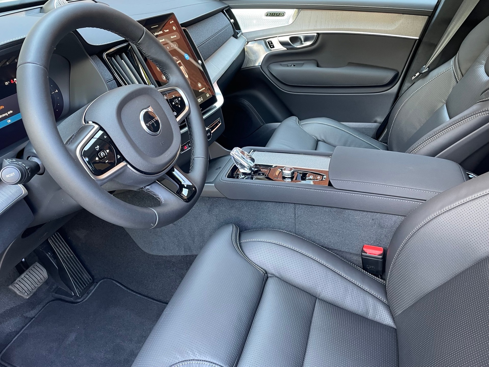 VOLVO XC90 2.0 T8 TE Ultra Dark eAWD-image-3
