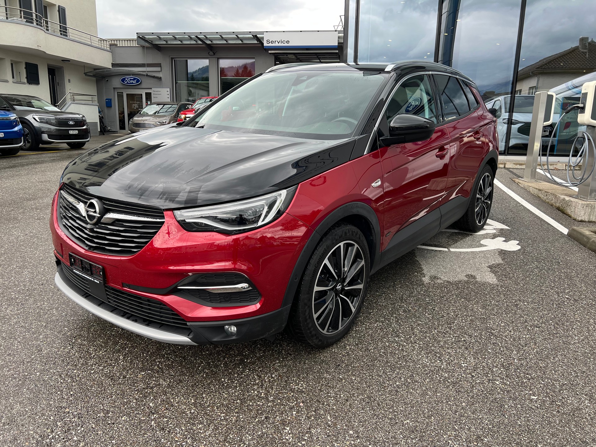 OPEL Grandland X 1.6 Hybrid4 Ultimate Automatik-image-3