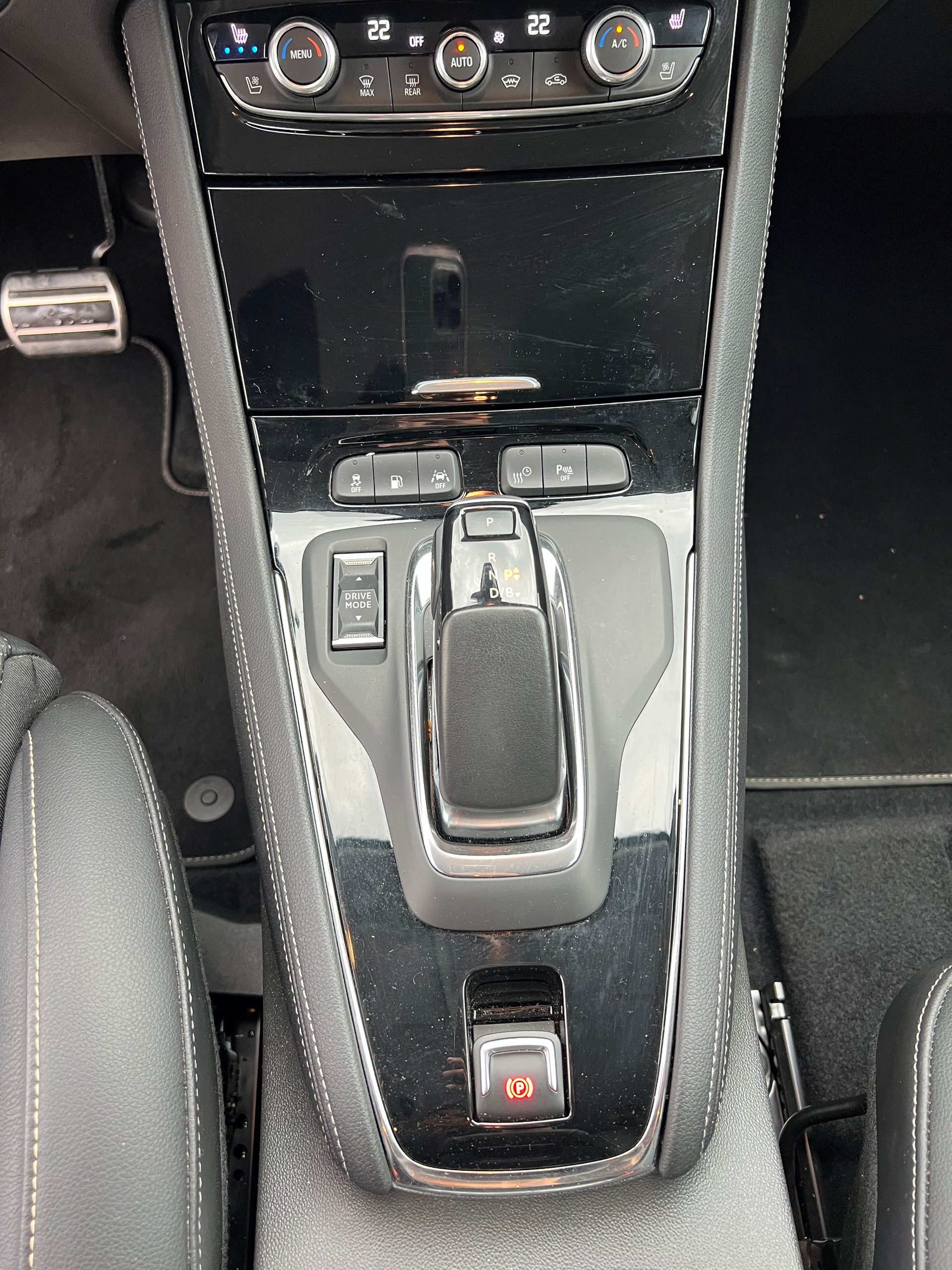 OPEL Grandland X 1.6 Hybrid4 Ultimate Automatik-image-7