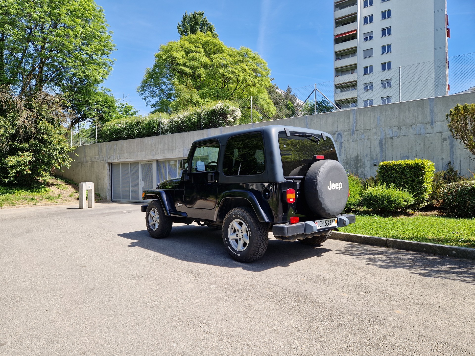 JEEP Wrangler 4.0 Sahara Automatic-image-3