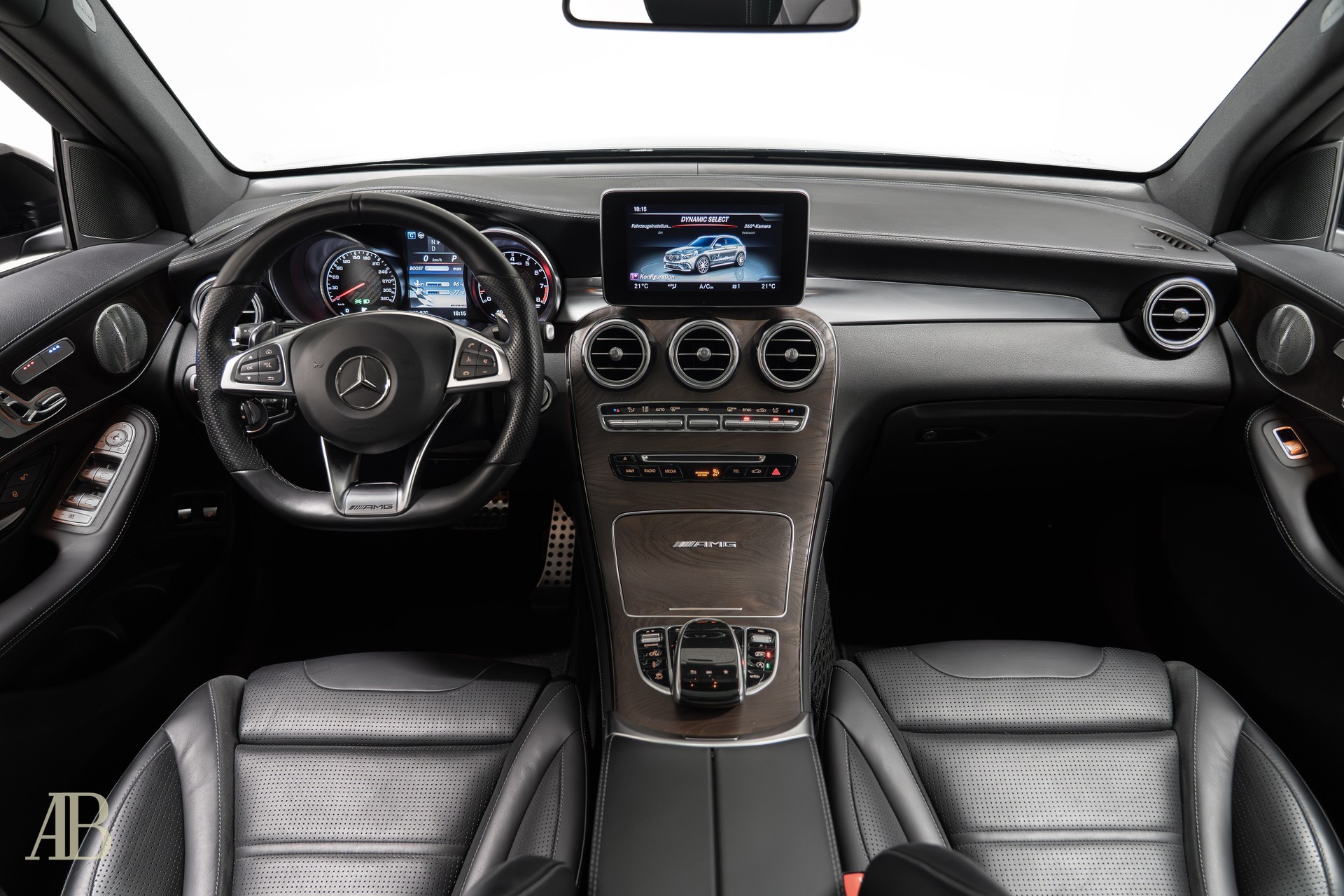 MERCEDES-BENZ GLC 63 AMG 4Matic+ 9G-Tronic-image-13