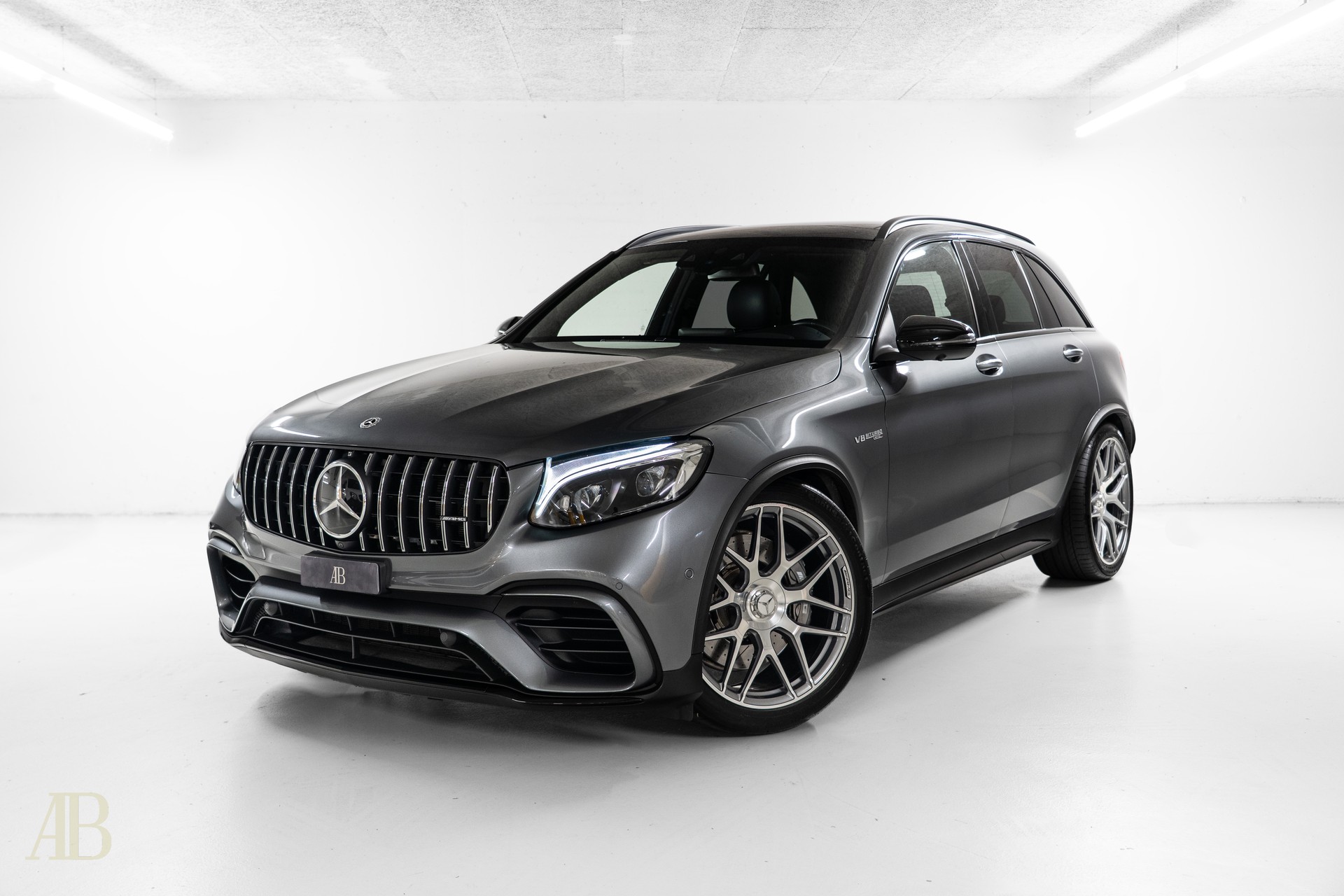 MERCEDES-BENZ GLC 63 AMG 4Matic+ 9G-Tronic-image-2