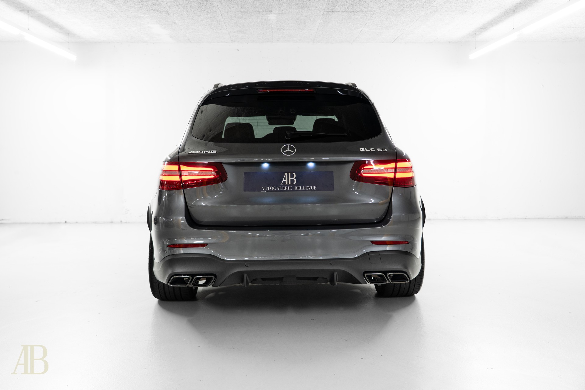 MERCEDES-BENZ GLC 63 AMG 4Matic+ 9G-Tronic-image-6
