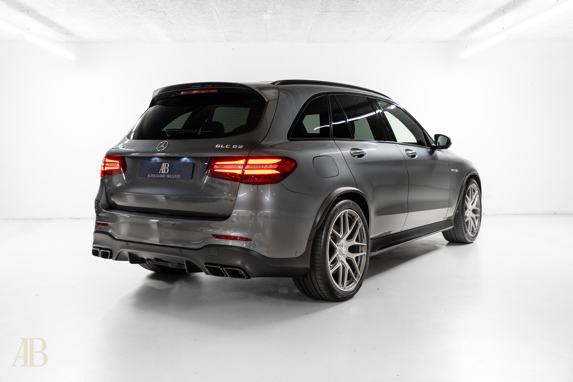 MERCEDES-BENZ GLC 63 AMG 4Matic+ 9G-Tronic-image-8