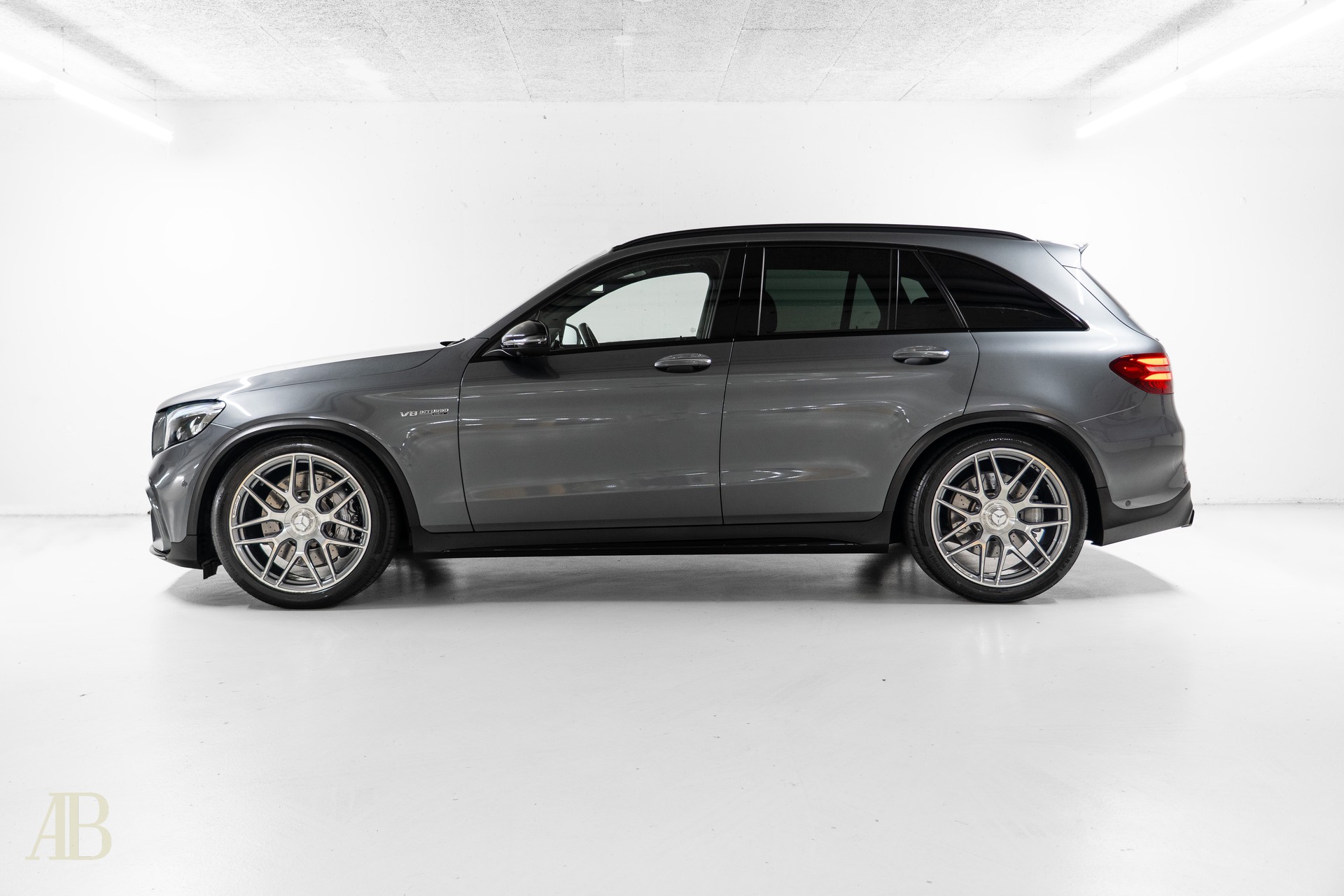MERCEDES-BENZ GLC 63 AMG 4Matic+ 9G-Tronic-image-3