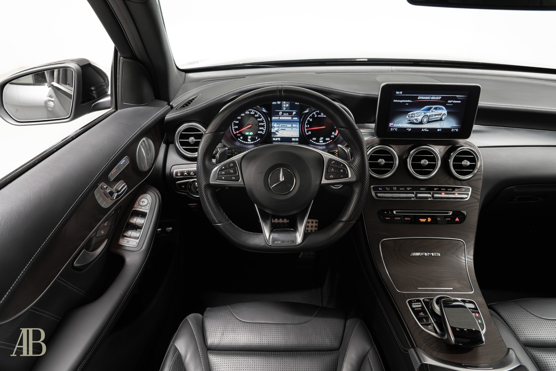 MERCEDES-BENZ GLC 63 AMG 4Matic+ 9G-Tronic-image-12