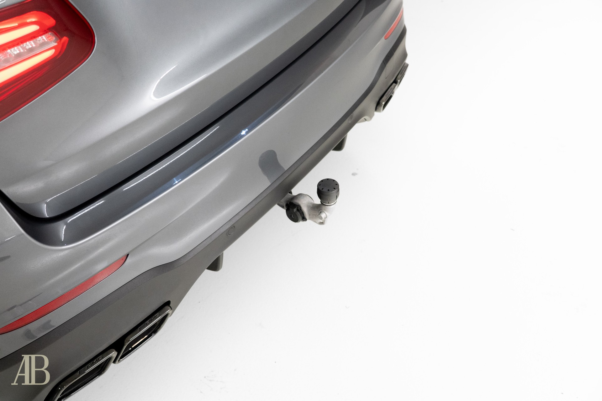 MERCEDES-BENZ GLC 63 AMG 4Matic+ 9G-Tronic-image-5