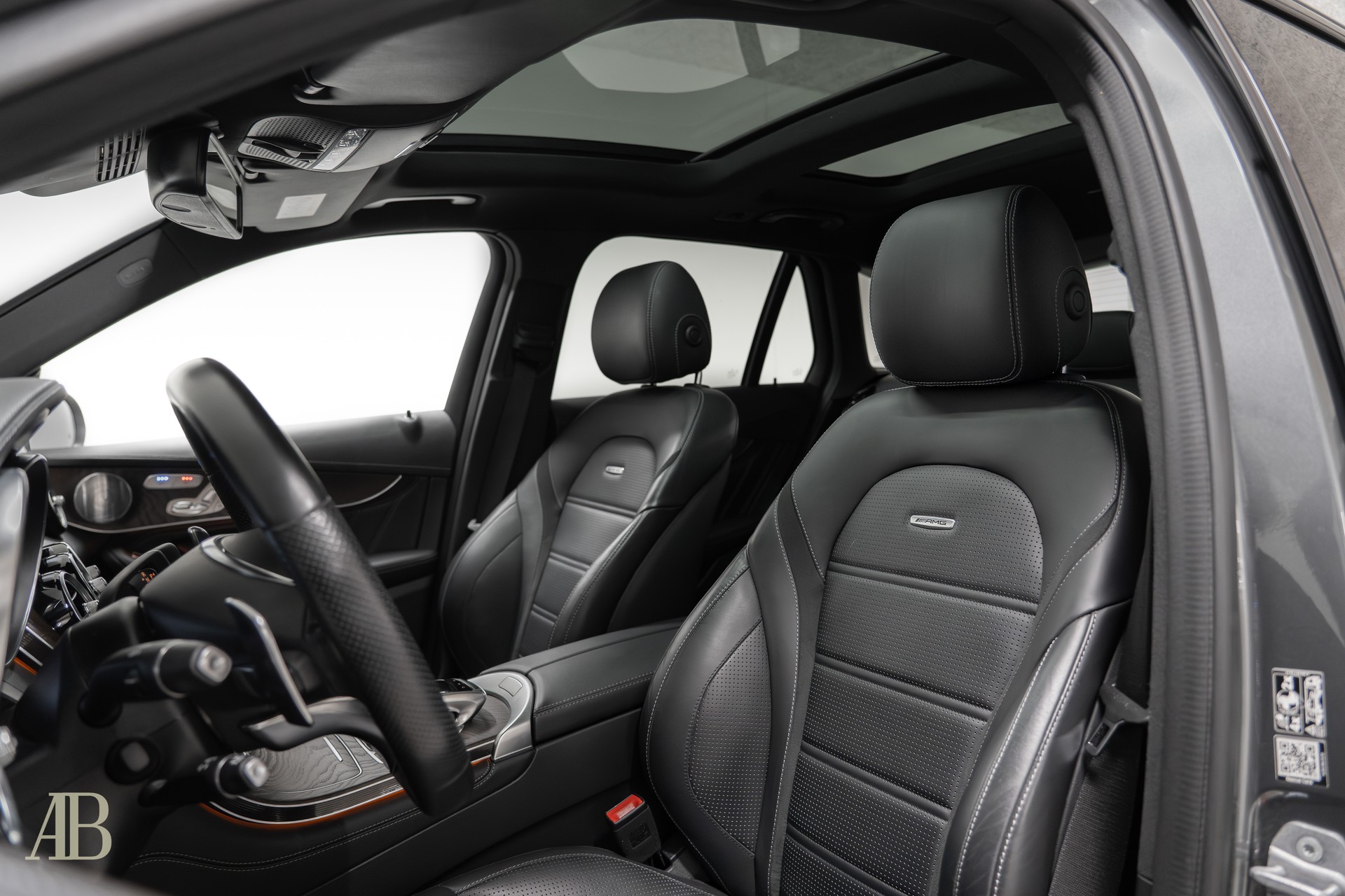 MERCEDES-BENZ GLC 63 AMG 4Matic+ 9G-Tronic-image-14