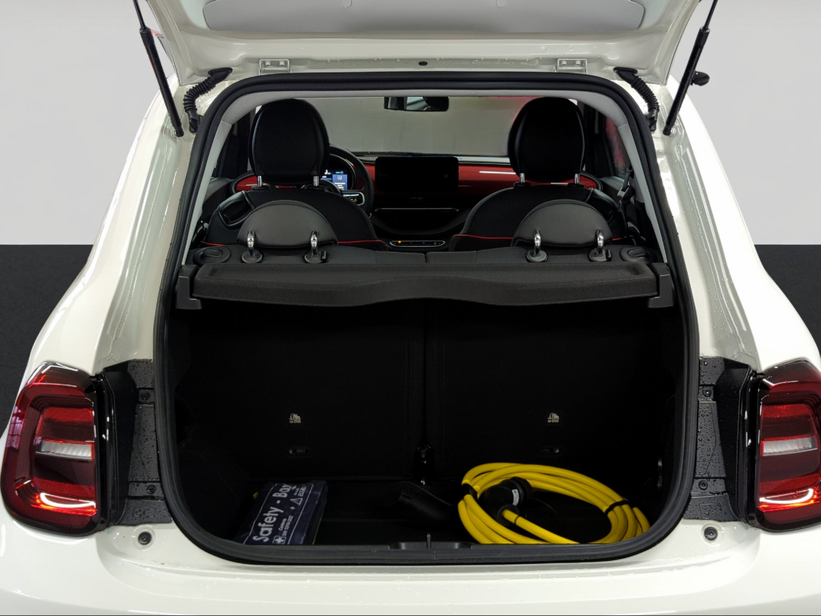 FIAT 500 3+1 electric 87 kW Red Swiss Edition-image-4