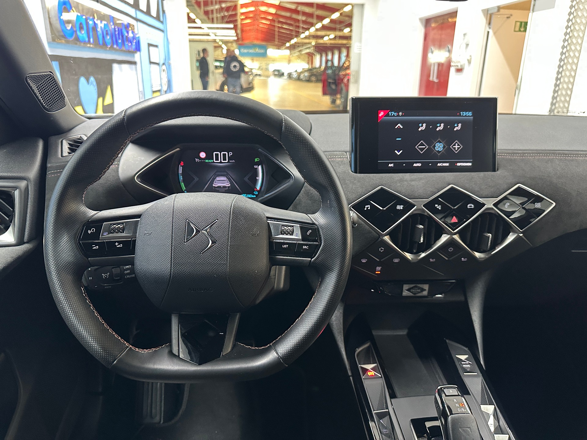 DS AUTOMOBILES DS 3 Crossback E-Tense 136 Performance Line-image-10