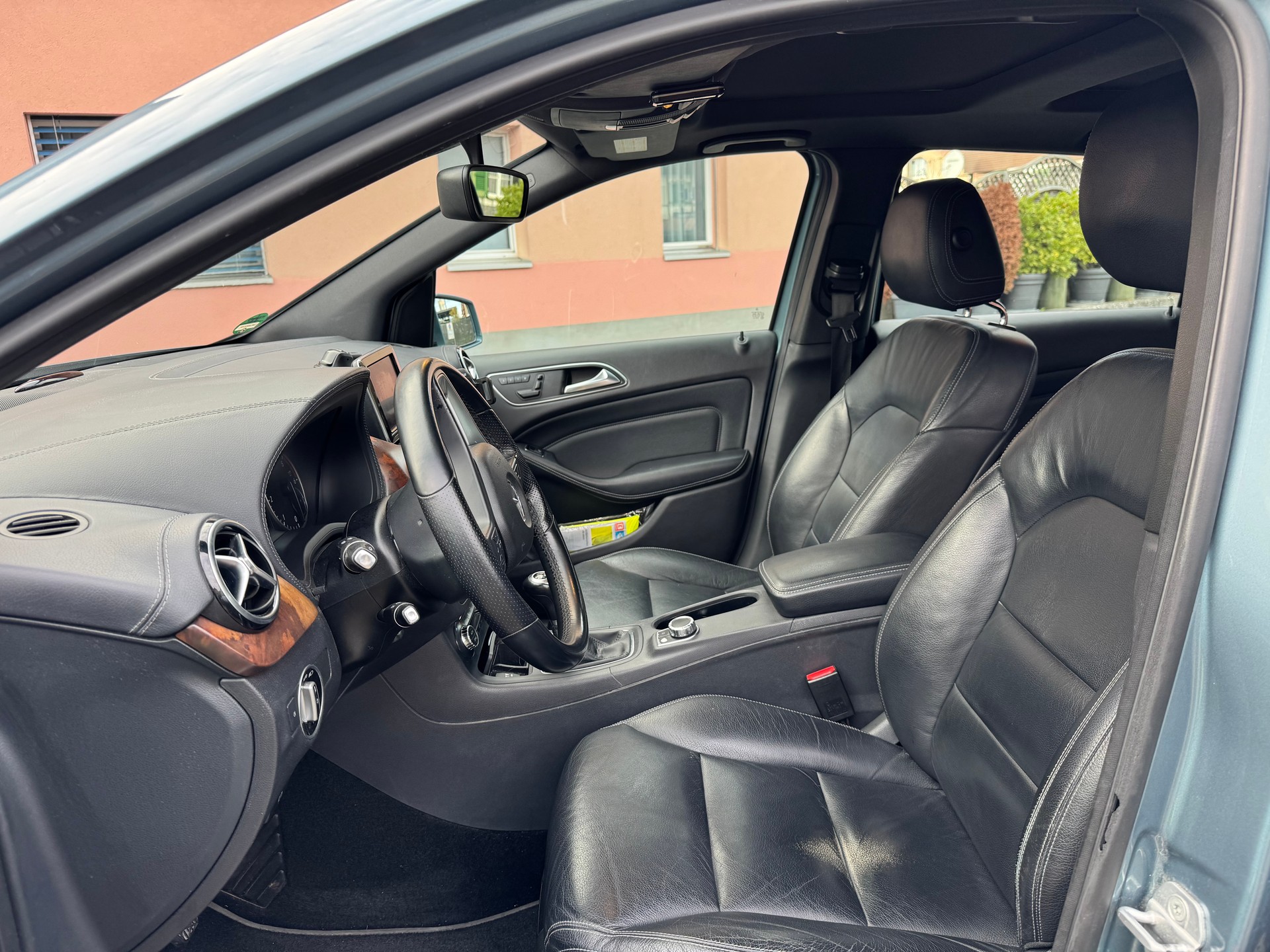 MERCEDES-BENZ B 200 CDI-image-3
