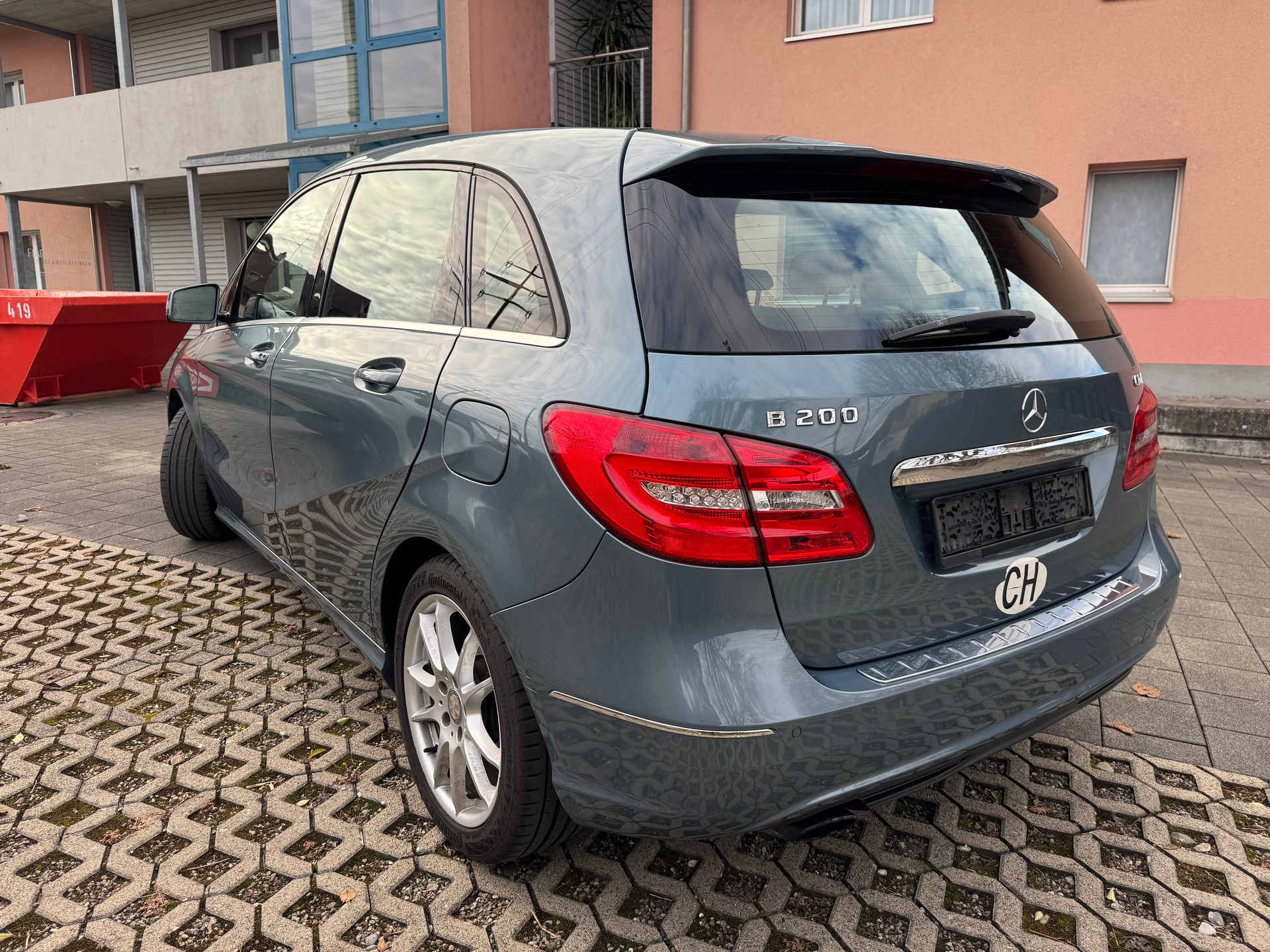 MERCEDES-BENZ B 200 CDI-image-1