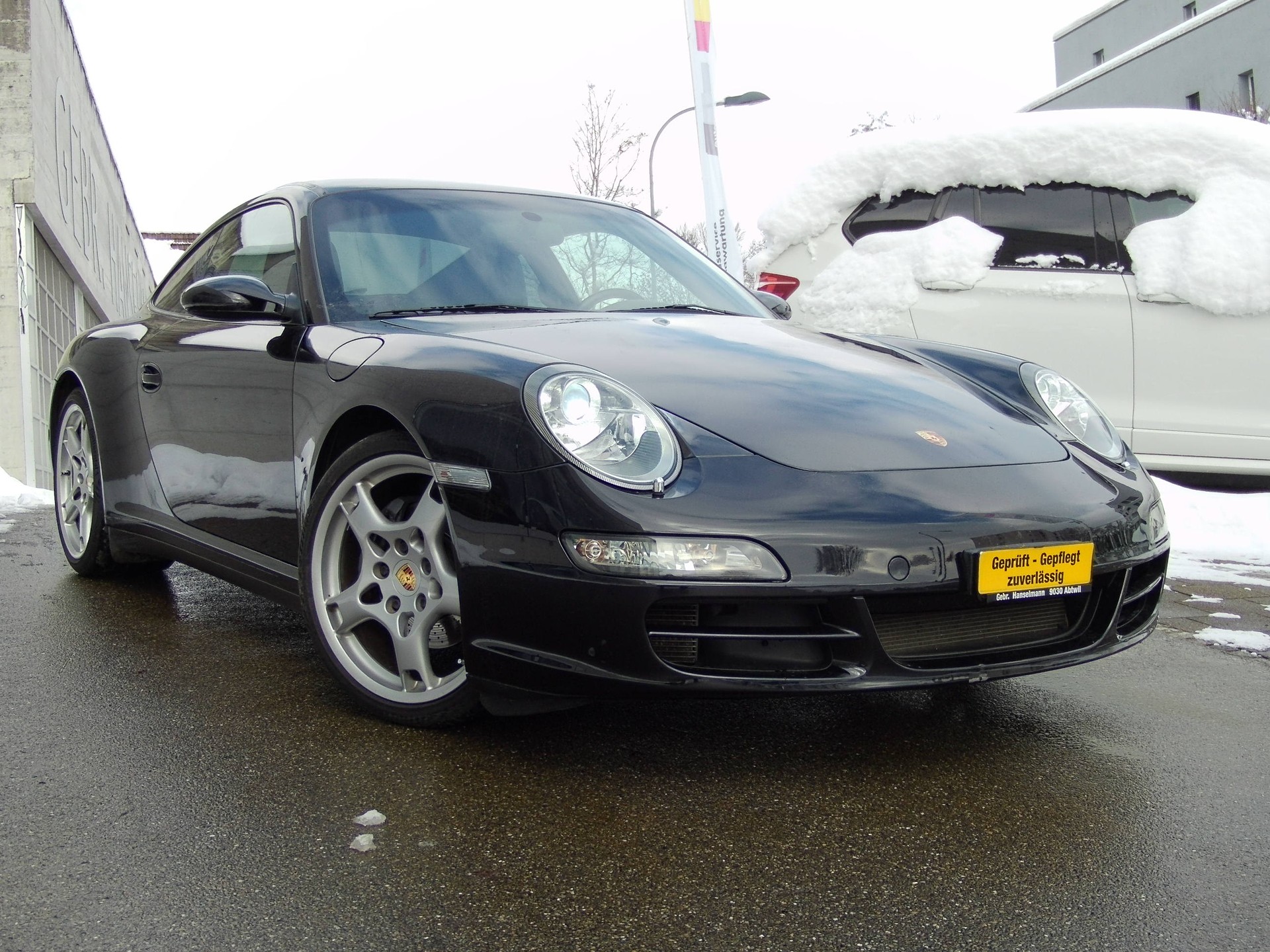 PORSCHE 911 Carrera 4