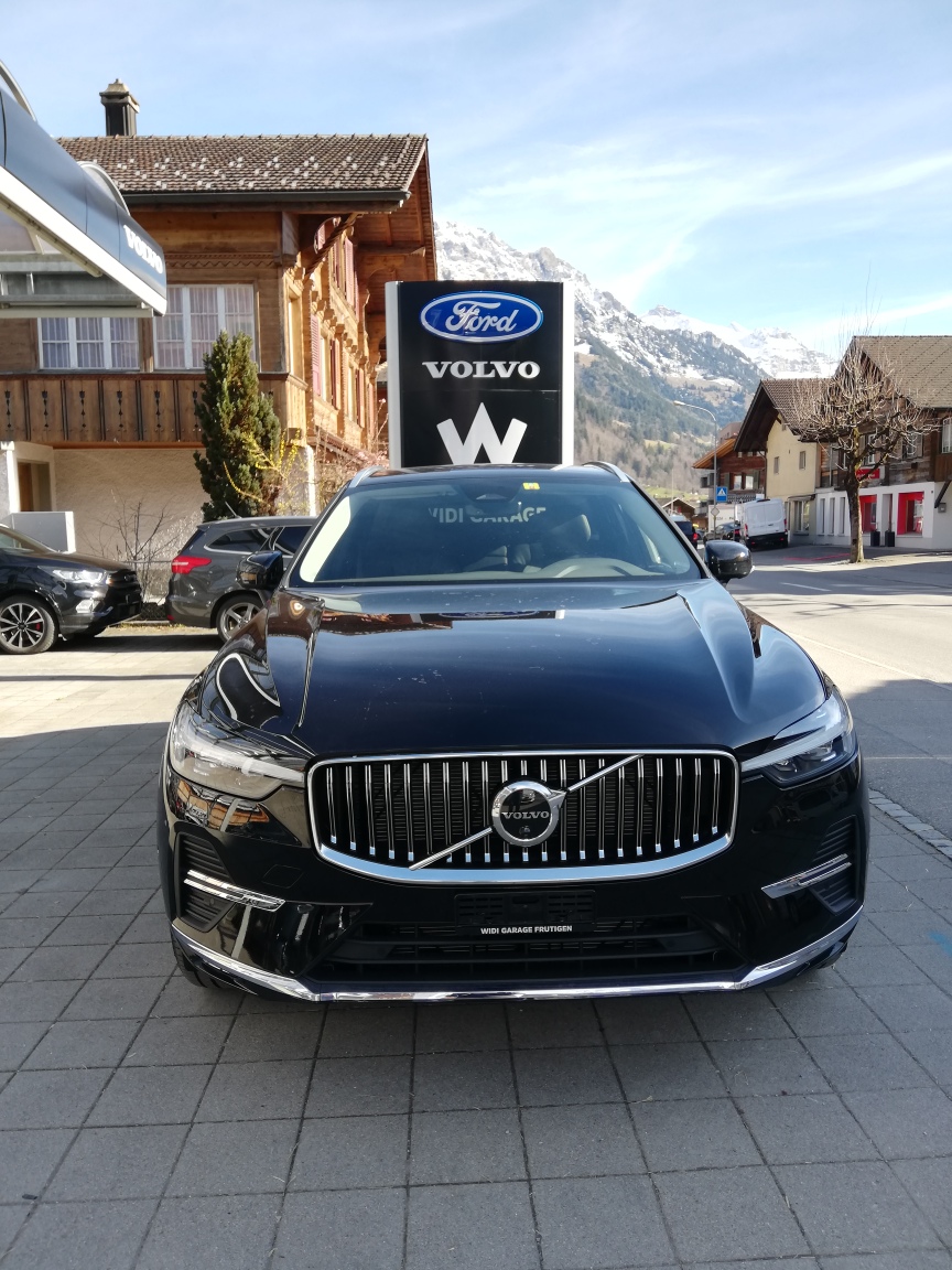 VOLVO XC60 2.0 B5 MH Plus Bright AWD-showroom-element-1