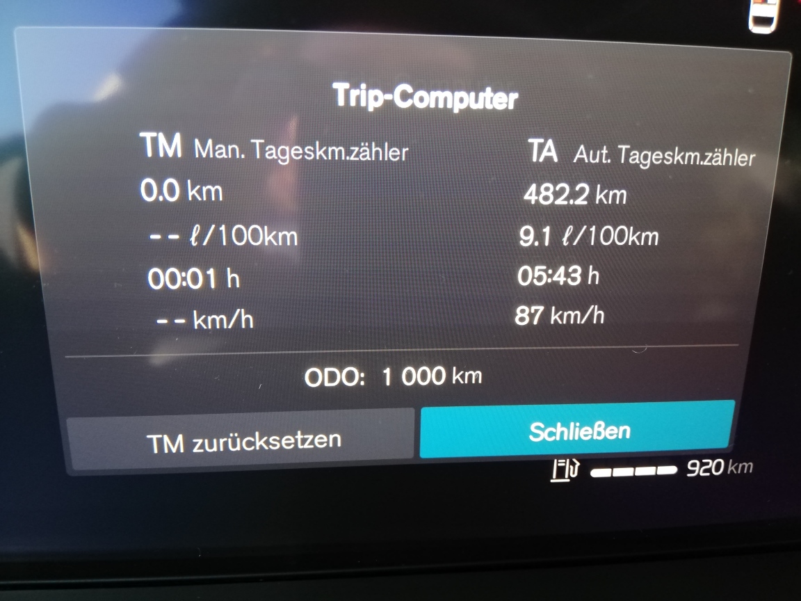 VOLVO XC60 2.0 B5 MH Plus Bright AWD-image-22